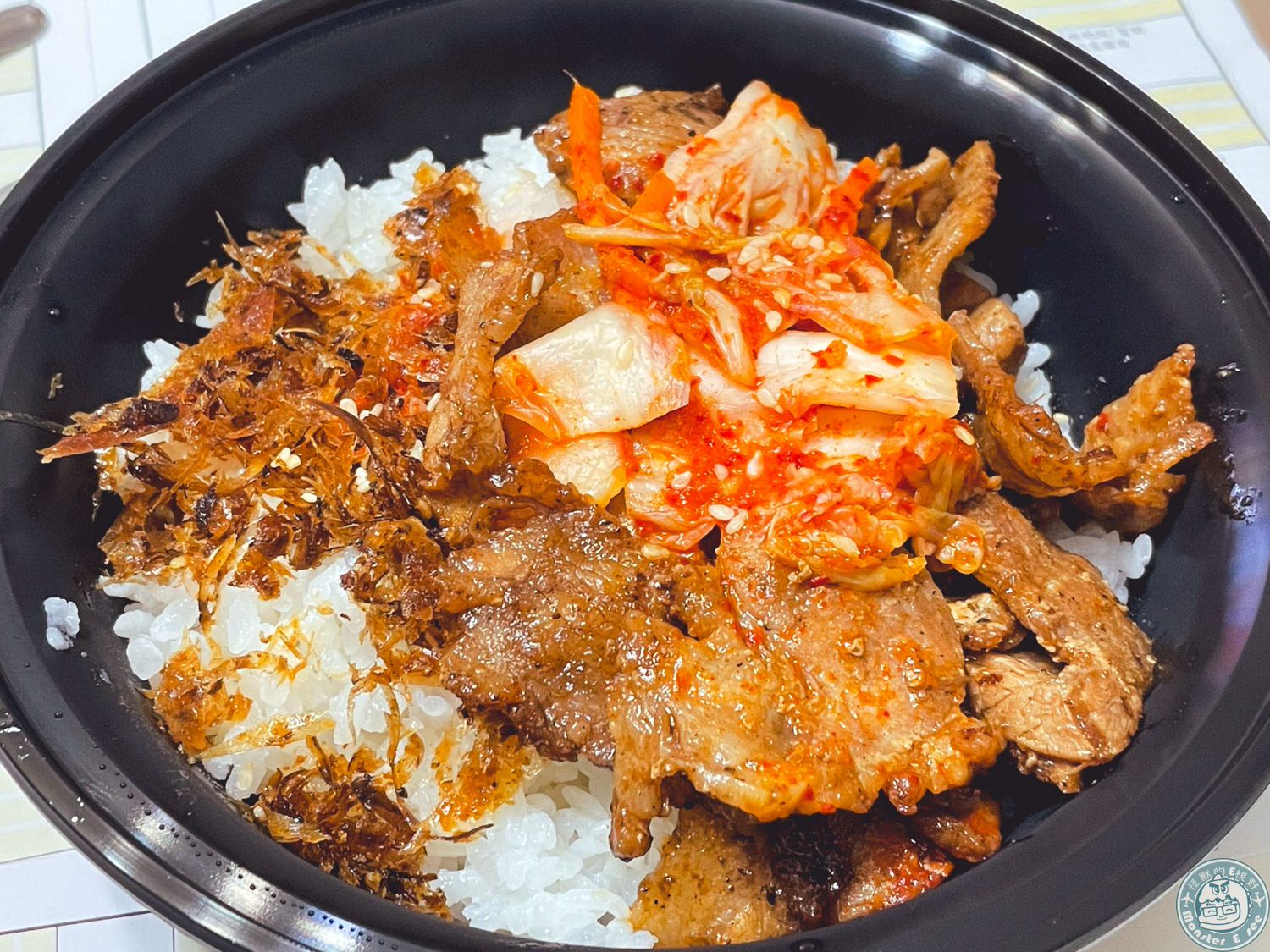 新北新店美食]炬日式烤肉飯~安坑超高CP值燒肉飯｜70元有找可以吃很滿足｜安坑安城街美食｜划算選擇多(附菜單) – 怪獸的E視野, image size:1500x1125