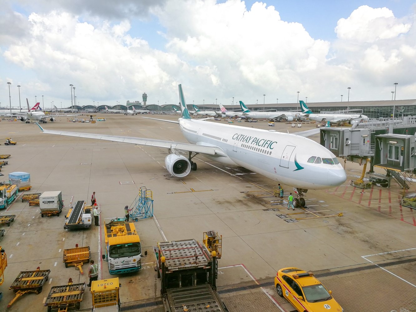 飛行體驗 台北紐約 國泰航空初體驗 第一次在飛機上吃冰 吃泡麵 優質飛行值得體驗 怪獸的e視野