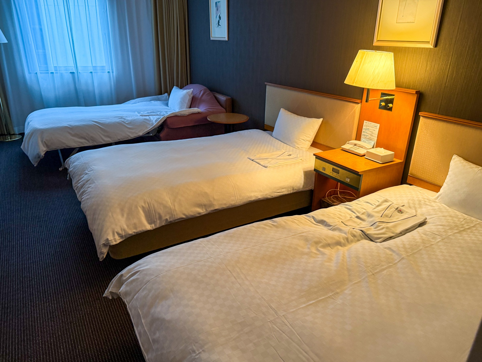 [日本弘前]弘前布洛瑟姆飯店（Blossom Hotel Hirosaki） 舒適系高CP住宿｜弘前車站步行5分鐘 旁邊有商場超市超商 ｜在地食材早餐好吃又划算 一定要加購｜櫃檯英文溝通OK 服務有禮 弘前住宿推薦