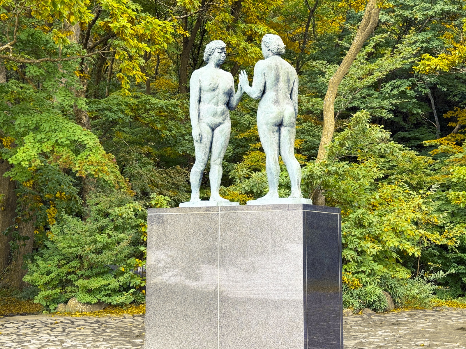 [日本青森]十和田湖  青森必訪湖泊｜必看「乙女像」經典打卡點｜十和田神社森林步道超有氛圍｜湖畔餐廳咖啡多 吃飯休息都方便