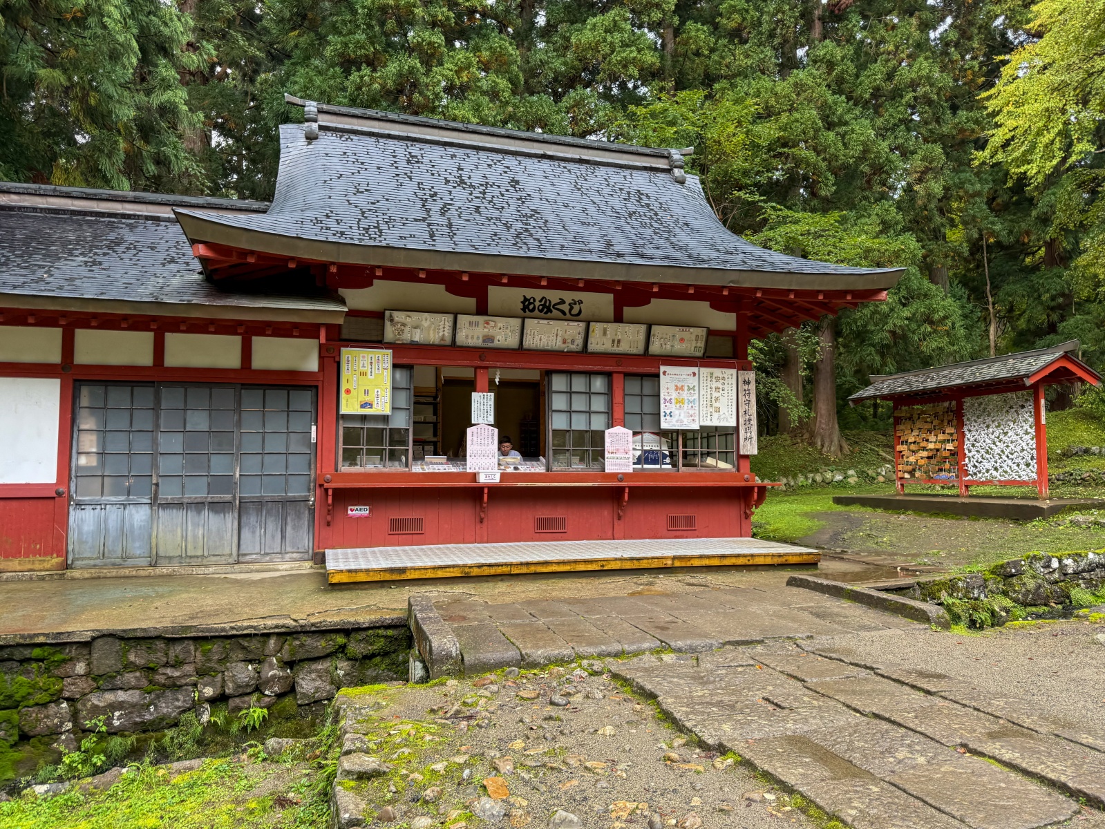[日本弘前]岩木山神社 Iwakiyama Shrine 求財與良緣的人氣神社｜欣賞岩木山的另一個角度 風景優美超好拍｜御守與御朱印好收集｜周邊滿滿蘋果園超有青森味 交通稍微不便