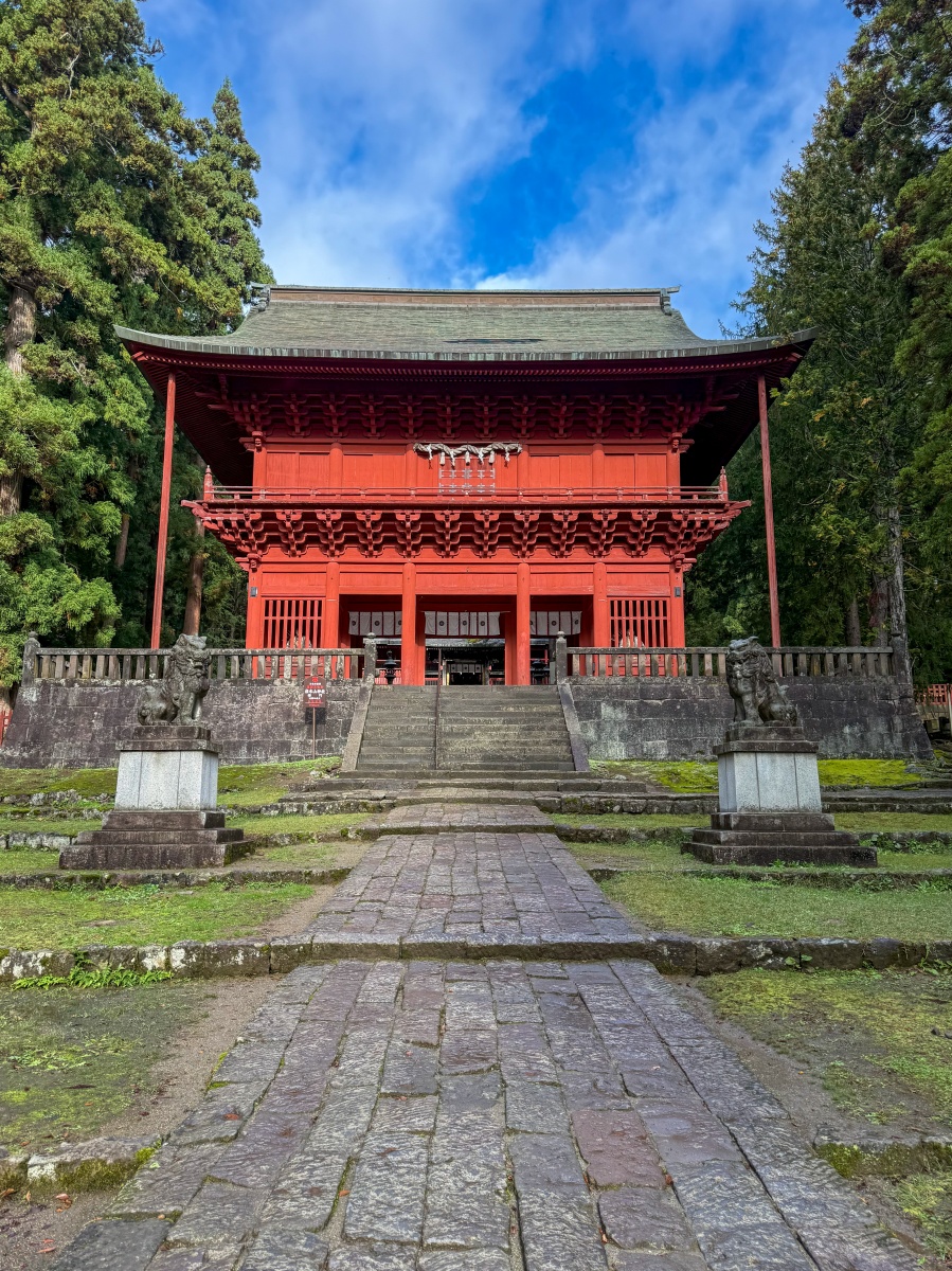 [日本弘前]岩木山神社 Iwakiyama Shrine 求財與良緣的人氣神社｜欣賞岩木山的另一個角度 風景優美超好拍｜御守與御朱印好收集｜周邊滿滿蘋果園超有青森味 交通稍微不便