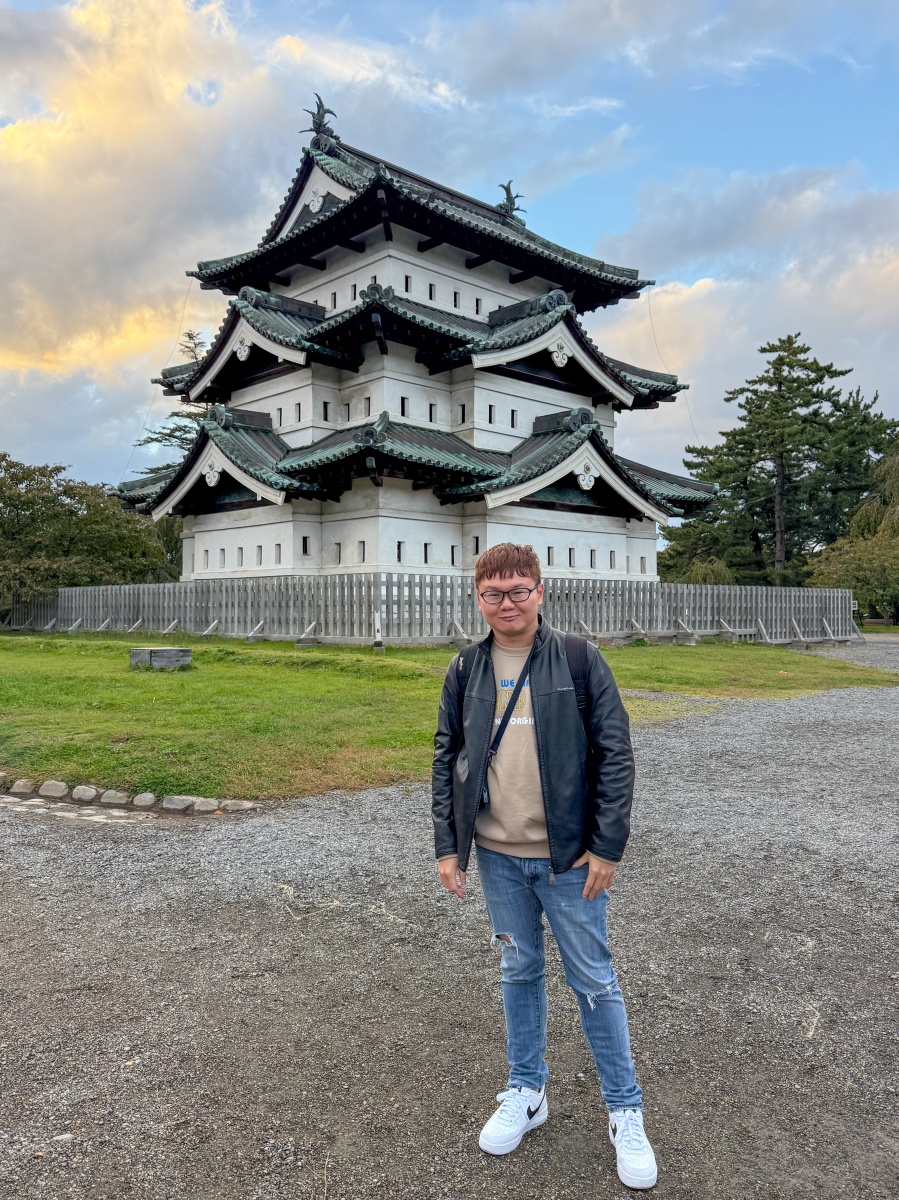 [日本弘前]弘前公園 Hirosaki Park｜見證東北僅存的江戶天守「弘前城」｜櫻花＆楓葉雙季皆美 護城河倒影超好拍｜可遠望岩木山 景色滿分