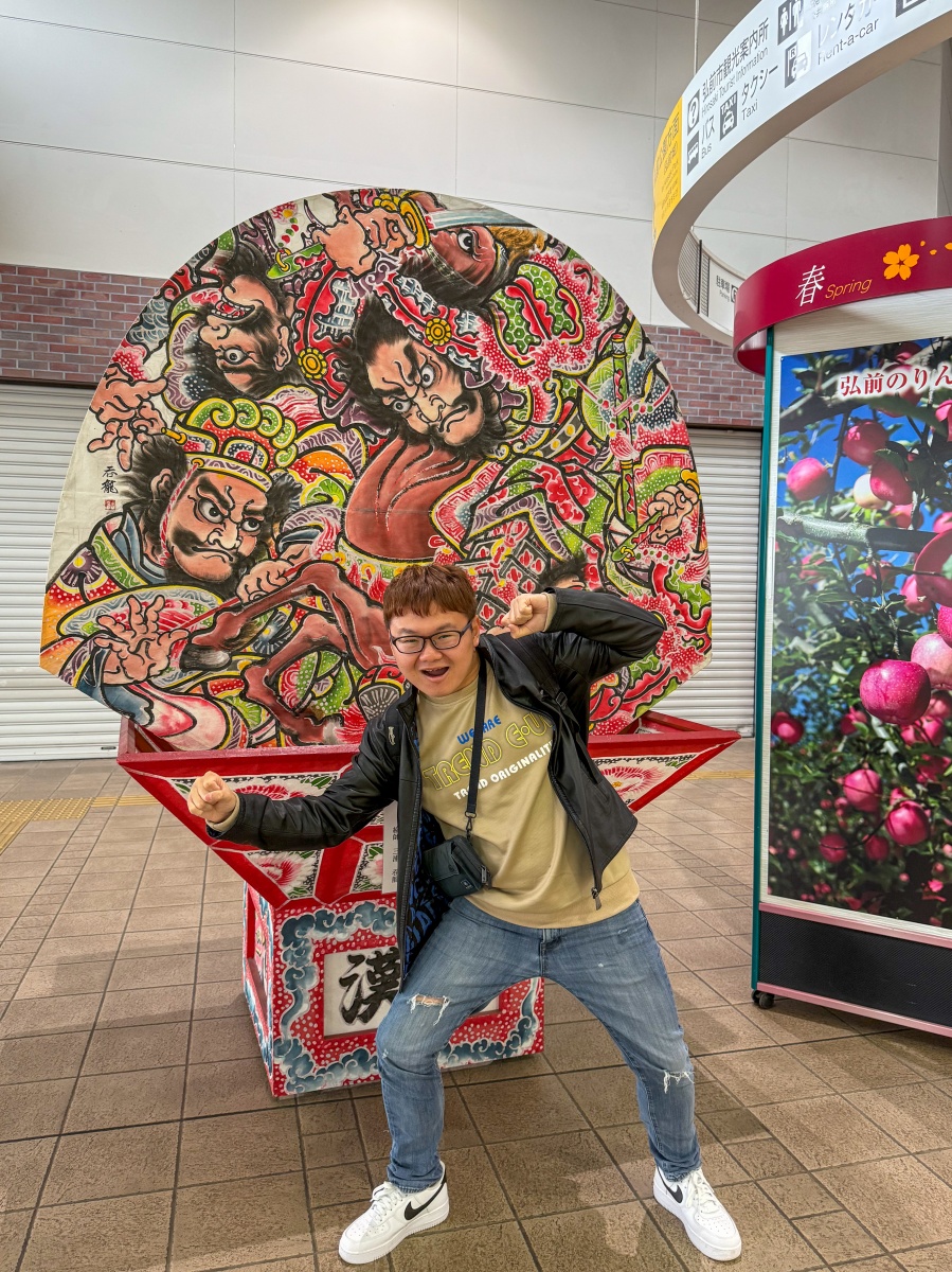 [日本弘前]弘前公園 Hirosaki Park｜見證東北僅存的江戶天守「弘前城」｜櫻花＆楓葉雙季皆美 護城河倒影超好拍｜可遠望岩木山 景色滿分