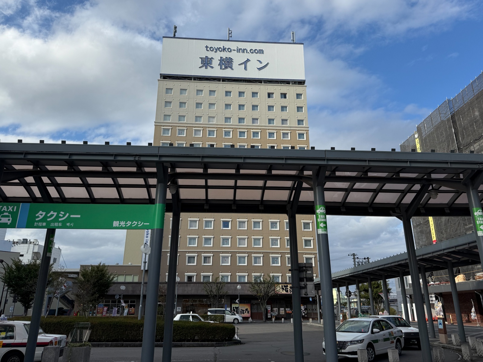 [日本弘前]弘前公園 Hirosaki Park｜見證東北僅存的江戶天守「弘前城」｜櫻花＆楓葉雙季皆美 護城河倒影超好拍｜可遠望岩木山 景色滿分