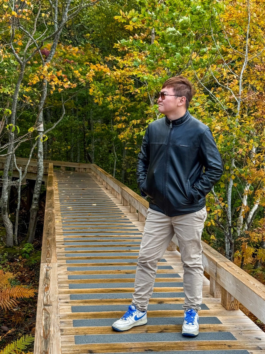 [日本青森]蔦沼 森林裡的靜謐湖泊｜湖面青綠環繞山林 風景優美像小小生態公園｜步道濕地很好走 空氣超清新｜清晨想拍鏡面倒影人超多 要卡位請提早到