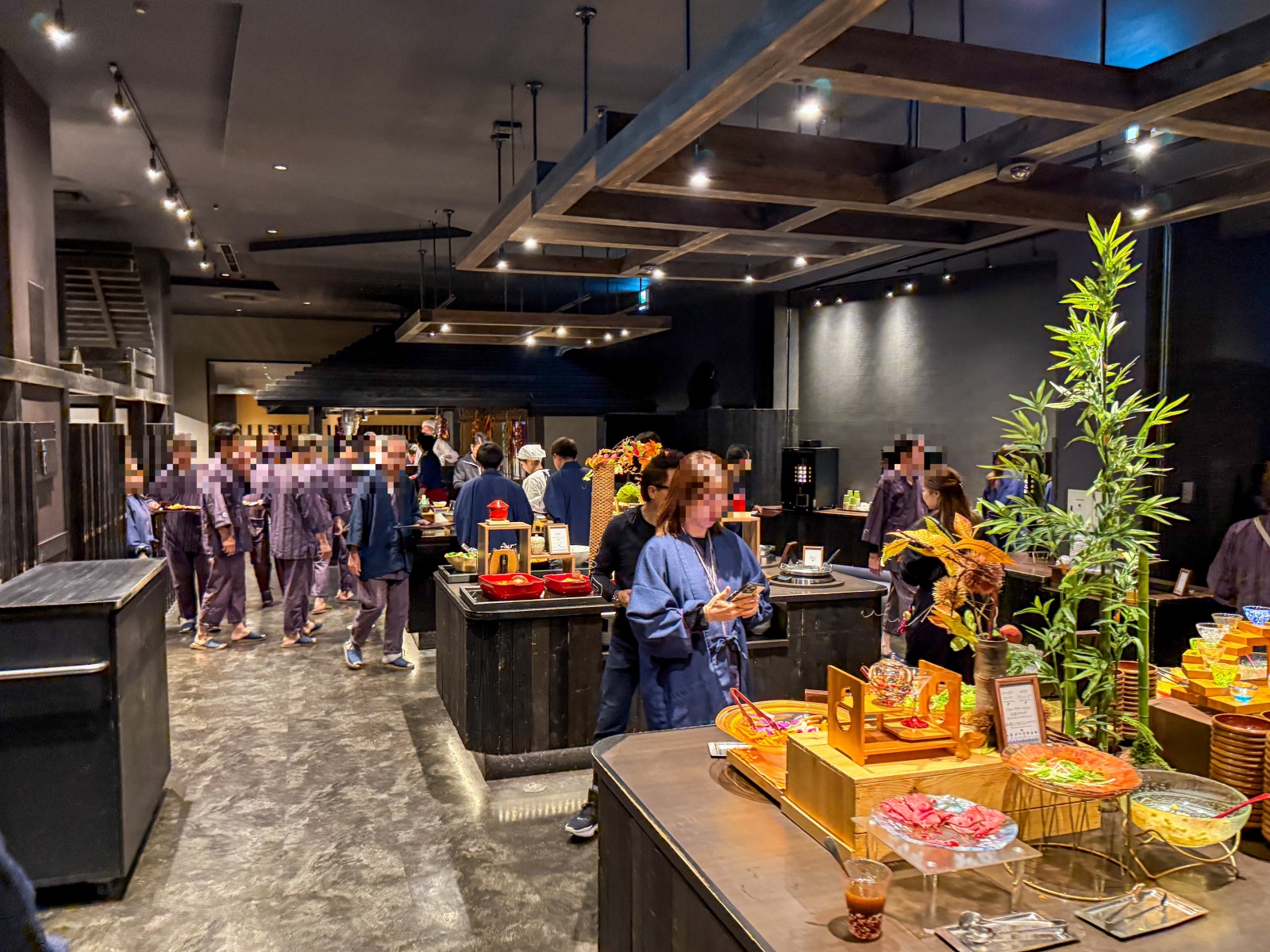 [日本青森]星野集團 青森屋 Hoshino Resorts Aomoriya 溫泉飯店 青森住宿推薦｜蘋果汁水龍頭 浮湯露天溫泉 森林泡湯｜晚餐海鮮自助餐＋早餐鮭魚卵吃到飽｜陸奧祭屋表演必看