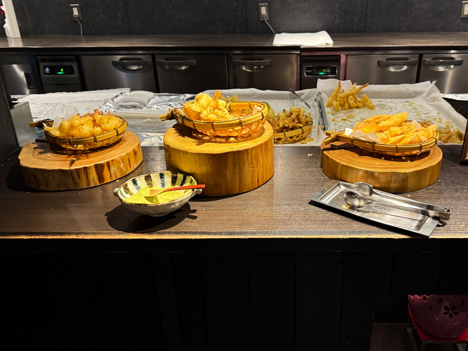 [日本青森]星野集團 青森屋 Hoshino Resorts Aomoriya 溫泉飯店 青森住宿推薦｜蘋果汁水龍頭 浮湯露天溫泉 森林泡湯｜晚餐海鮮自助餐＋早餐鮭魚卵吃到飽｜陸奧祭屋表演必看
