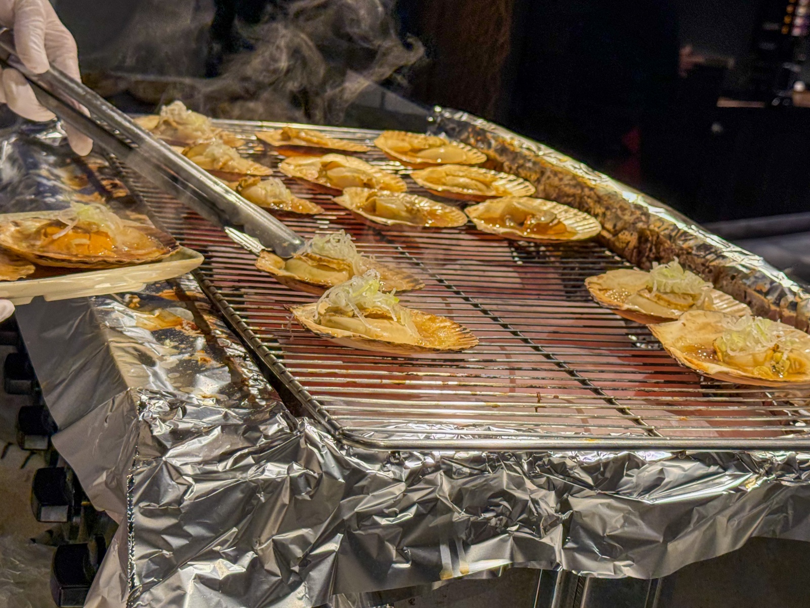 [日本青森]星野集團 青森屋 Hoshino Resorts Aomoriya 溫泉飯店 青森住宿推薦｜蘋果汁水龍頭 浮湯露天溫泉 森林泡湯｜晚餐海鮮自助餐＋早餐鮭魚卵吃到飽｜陸奧祭屋表演必看