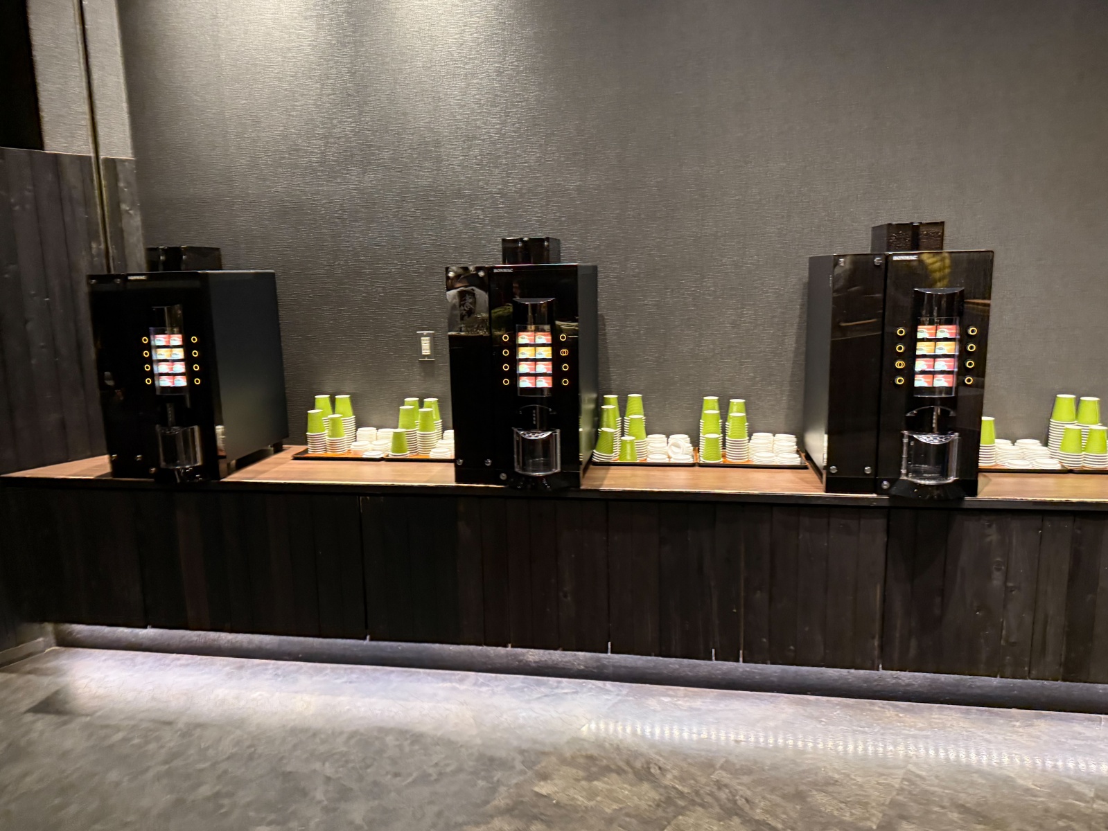 [日本青森]星野集團 青森屋 Hoshino Resorts Aomoriya 溫泉飯店 青森住宿推薦｜蘋果汁水龍頭 浮湯露天溫泉 森林泡湯｜晚餐海鮮自助餐＋早餐鮭魚卵吃到飽｜陸奧祭屋表演必看