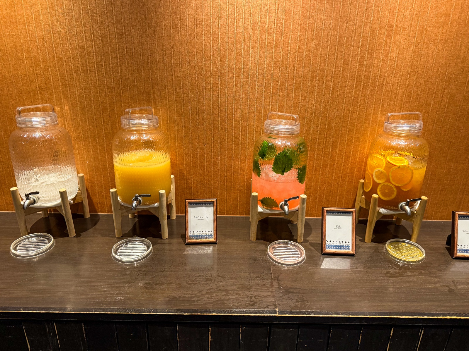 [日本青森]星野集團 青森屋 Hoshino Resorts Aomoriya 溫泉飯店 青森住宿推薦｜蘋果汁水龍頭 浮湯露天溫泉 森林泡湯｜晚餐海鮮自助餐＋早餐鮭魚卵吃到飽｜陸奧祭屋表演必看