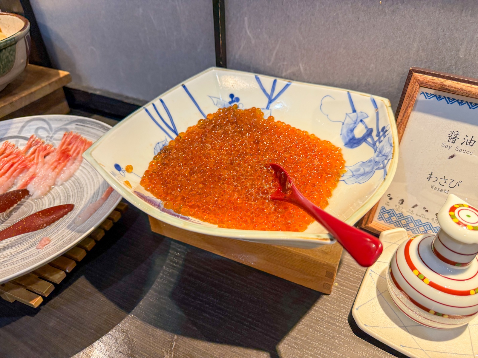 [日本青森]星野集團 青森屋 Hoshino Resorts Aomoriya 溫泉飯店 青森住宿推薦｜蘋果汁水龍頭 浮湯露天溫泉 森林泡湯｜晚餐海鮮自助餐＋早餐鮭魚卵吃到飽｜陸奧祭屋表演必看