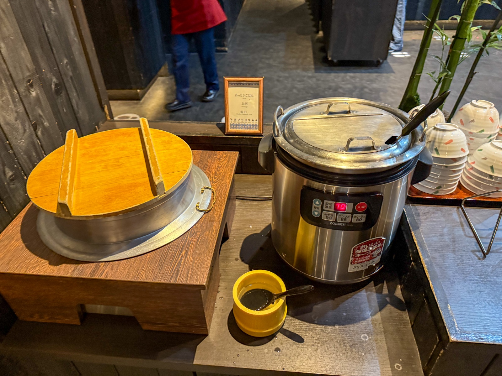 [日本青森]星野集團 青森屋 Hoshino Resorts Aomoriya 溫泉飯店 青森住宿推薦｜蘋果汁水龍頭 浮湯露天溫泉 森林泡湯｜晚餐海鮮自助餐＋早餐鮭魚卵吃到飽｜陸奧祭屋表演必看