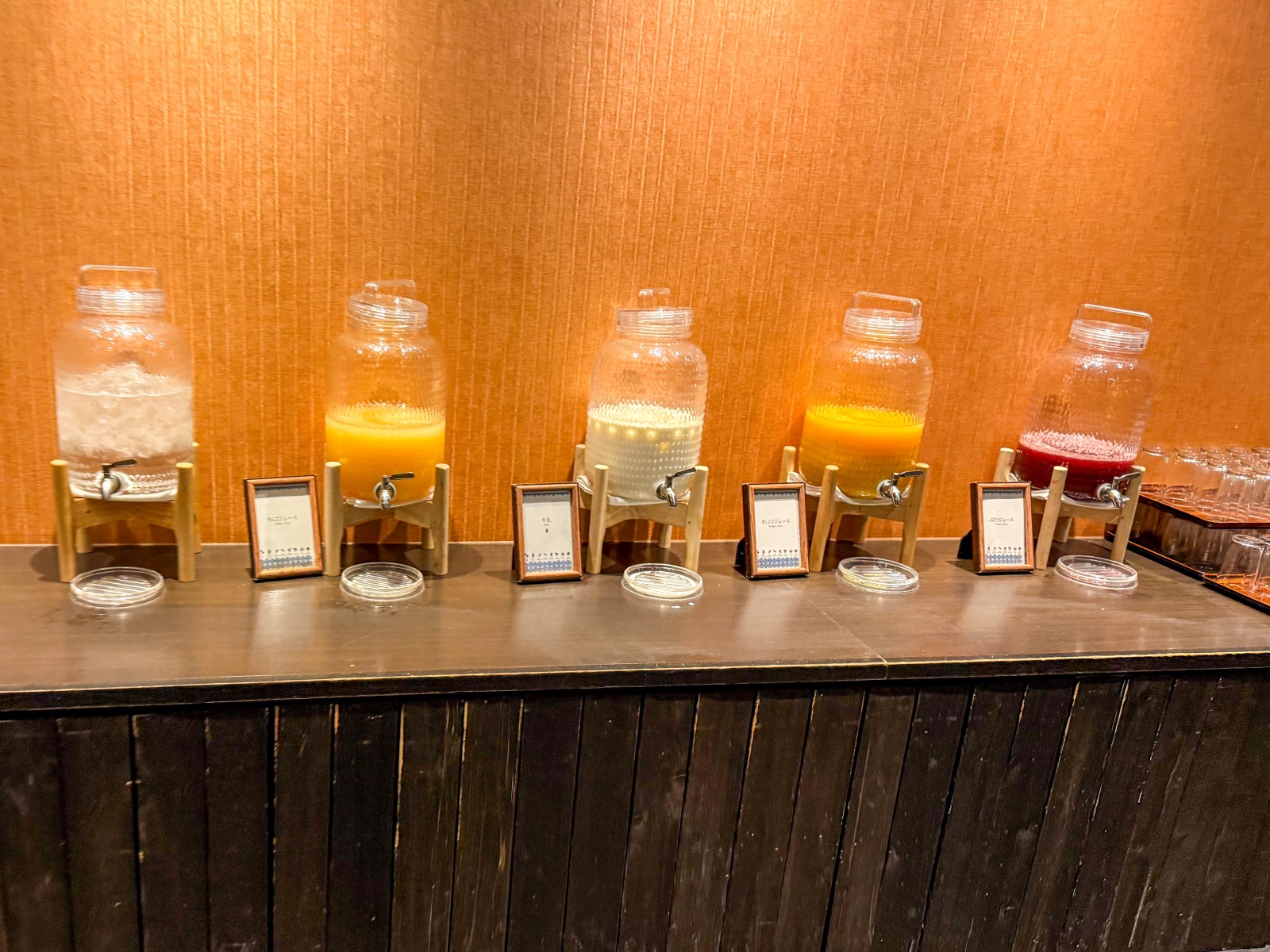 [日本青森]星野集團 青森屋 Hoshino Resorts Aomoriya 溫泉飯店 青森住宿推薦｜蘋果汁水龍頭 浮湯露天溫泉 森林泡湯｜晚餐海鮮自助餐＋早餐鮭魚卵吃到飽｜陸奧祭屋表演必看