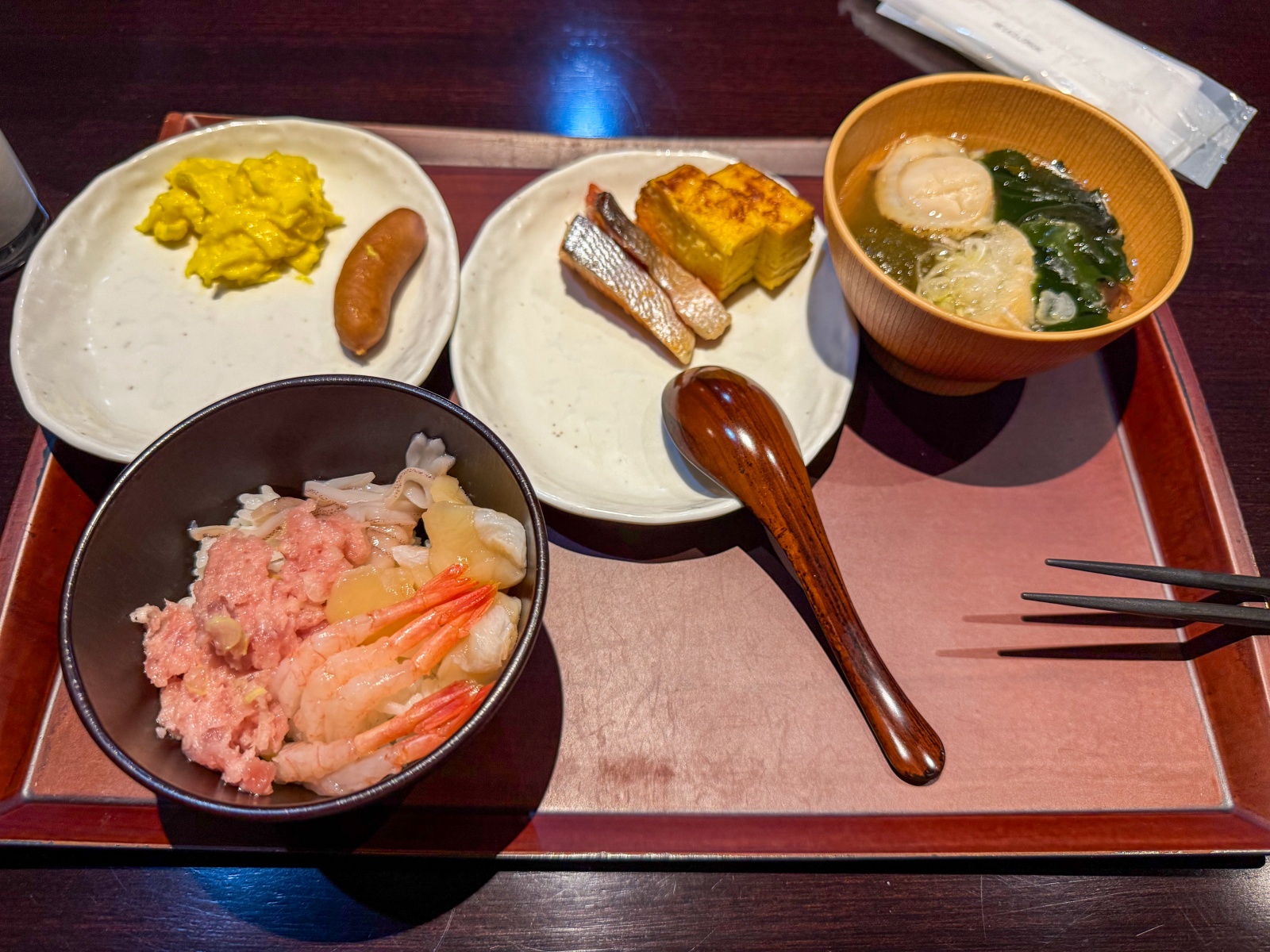 [日本青森]星野集團 青森屋 Hoshino Resorts Aomoriya 溫泉飯店 青森住宿推薦｜蘋果汁水龍頭 浮湯露天溫泉 森林泡湯｜晚餐海鮮自助餐＋早餐鮭魚卵吃到飽｜陸奧祭屋表演必看