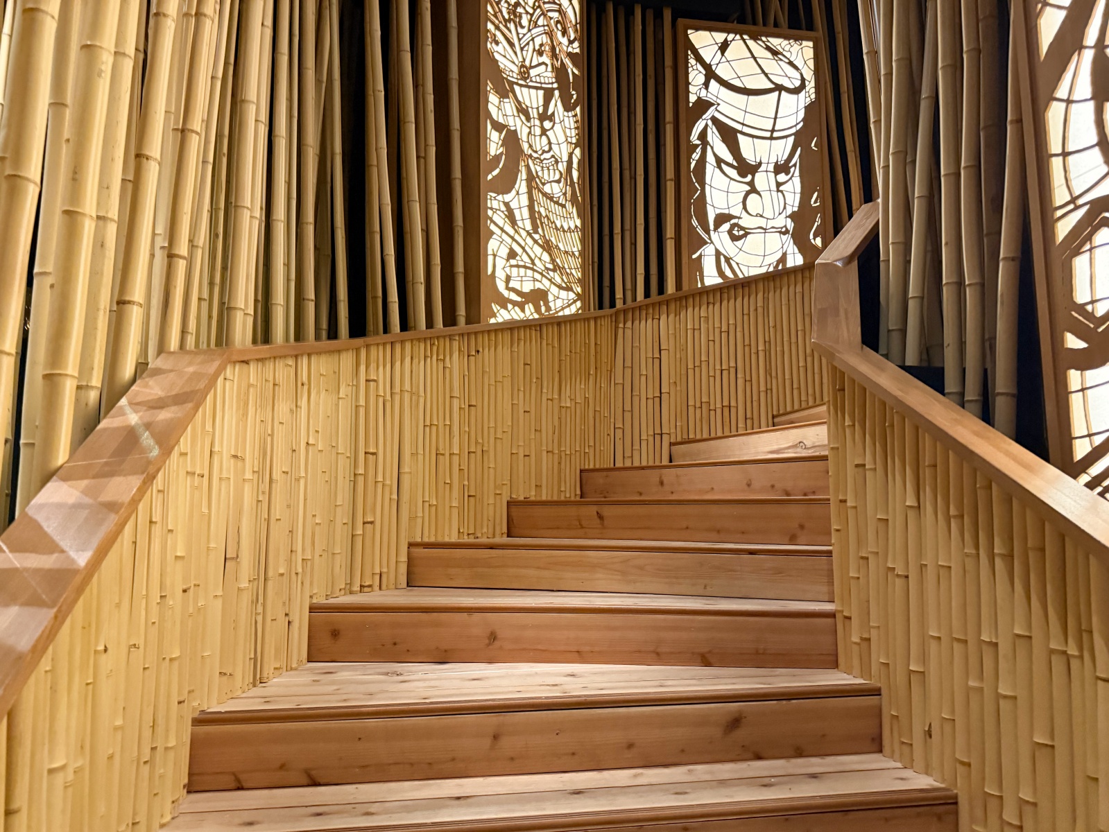 [日本青森]星野集團 青森屋 Hoshino Resorts Aomoriya 溫泉飯店 青森住宿推薦｜蘋果汁水龍頭 浮湯露天溫泉 森林泡湯｜晚餐海鮮自助餐＋早餐鮭魚卵吃到飽｜陸奧祭屋表演必看