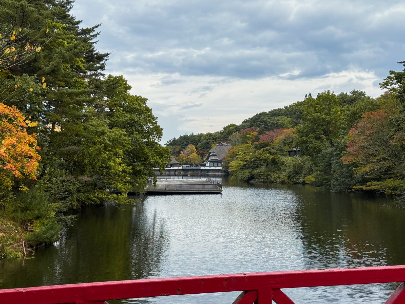[日本青森]星野集團 青森屋 Hoshino Resorts Aomoriya 溫泉飯店 青森住宿推薦｜蘋果汁水龍頭 浮湯露天溫泉 森林泡湯｜晚餐海鮮自助餐＋早餐鮭魚卵吃到飽｜陸奧祭屋表演必看