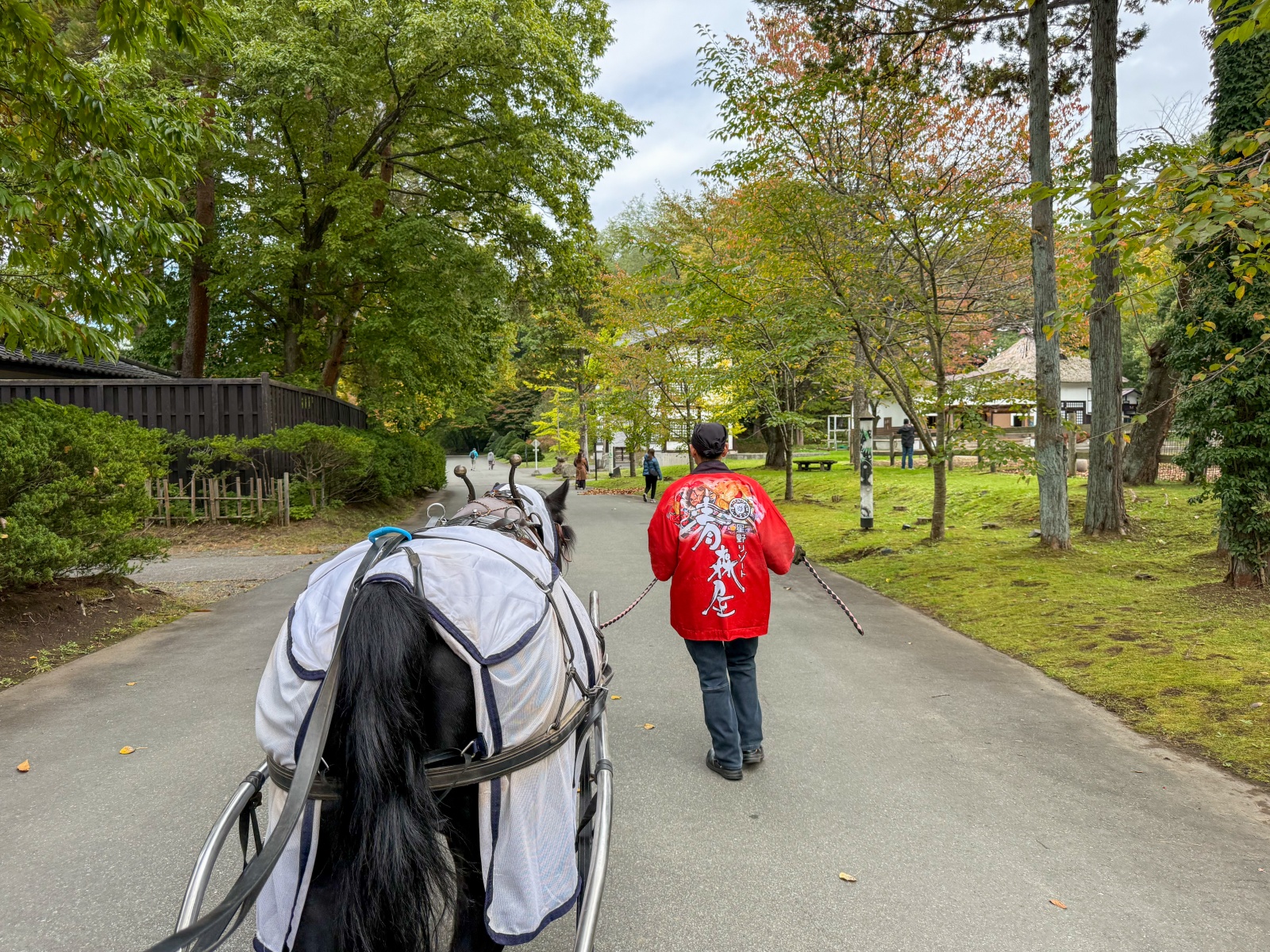 [日本青森]星野集團 青森屋 Hoshino Resorts Aomoriya 溫泉飯店 青森住宿推薦｜蘋果汁水龍頭 浮湯露天溫泉 森林泡湯｜晚餐海鮮自助餐＋早餐鮭魚卵吃到飽｜陸奧祭屋表演必看