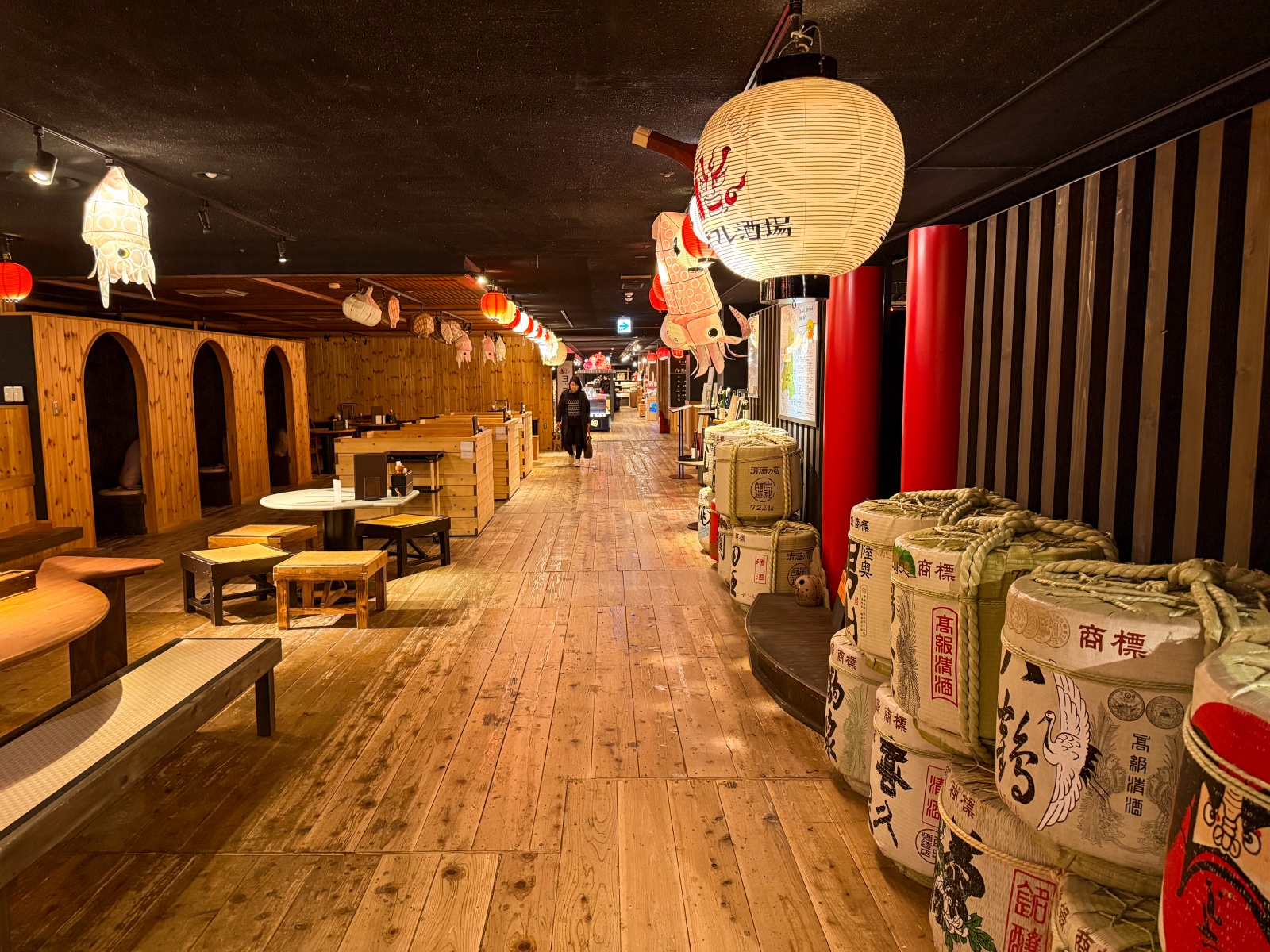 [日本青森]星野集團 青森屋 Hoshino Resorts Aomoriya 溫泉飯店 青森住宿推薦｜蘋果汁水龍頭 浮湯露天溫泉 森林泡湯｜晚餐海鮮自助餐＋早餐鮭魚卵吃到飽｜陸奧祭屋表演必看