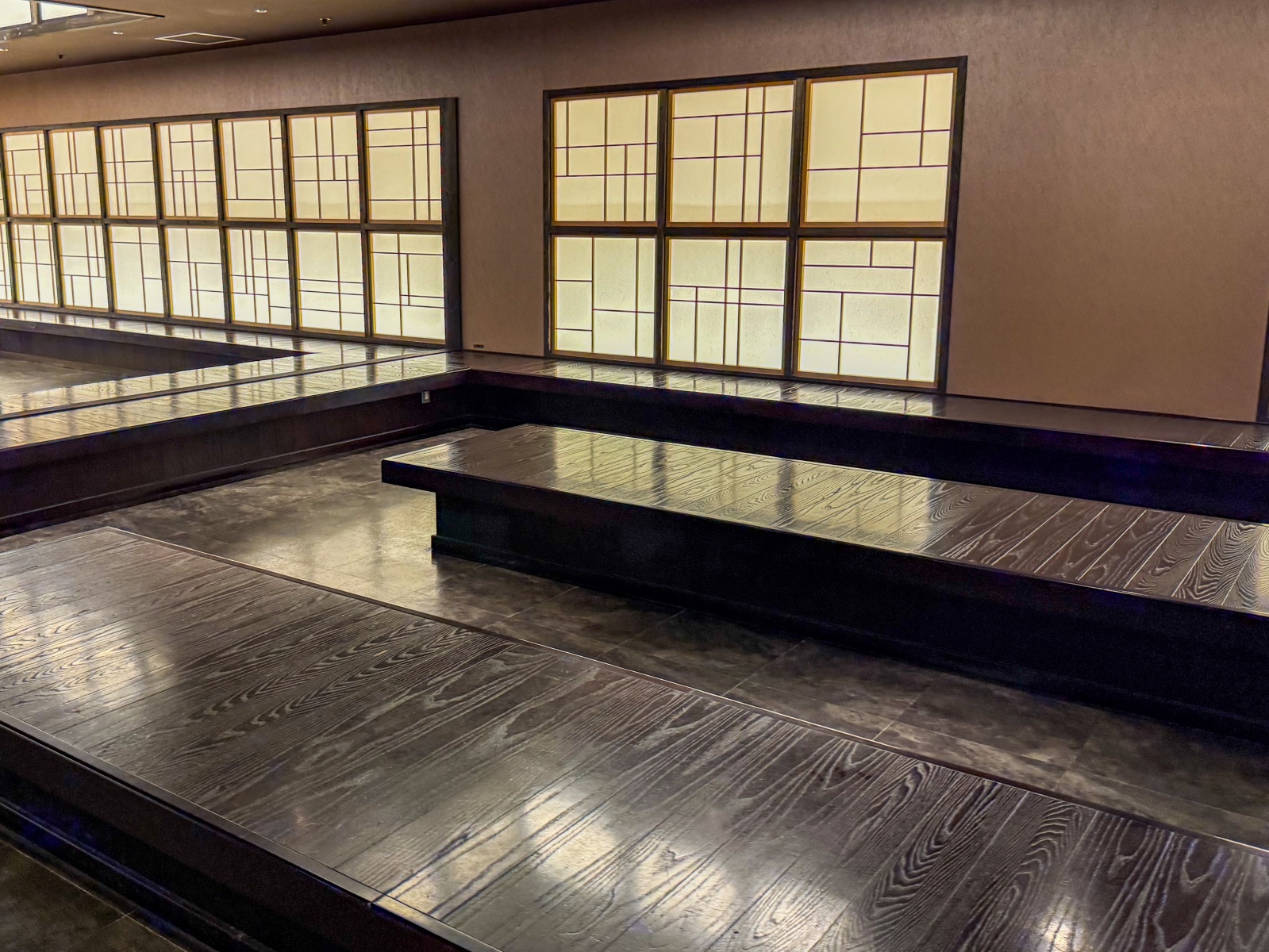 [日本青森]星野集團 青森屋 Hoshino Resorts Aomoriya 溫泉飯店 青森住宿推薦｜蘋果汁水龍頭 浮湯露天溫泉 森林泡湯｜晚餐海鮮自助餐＋早餐鮭魚卵吃到飽｜陸奧祭屋表演必看