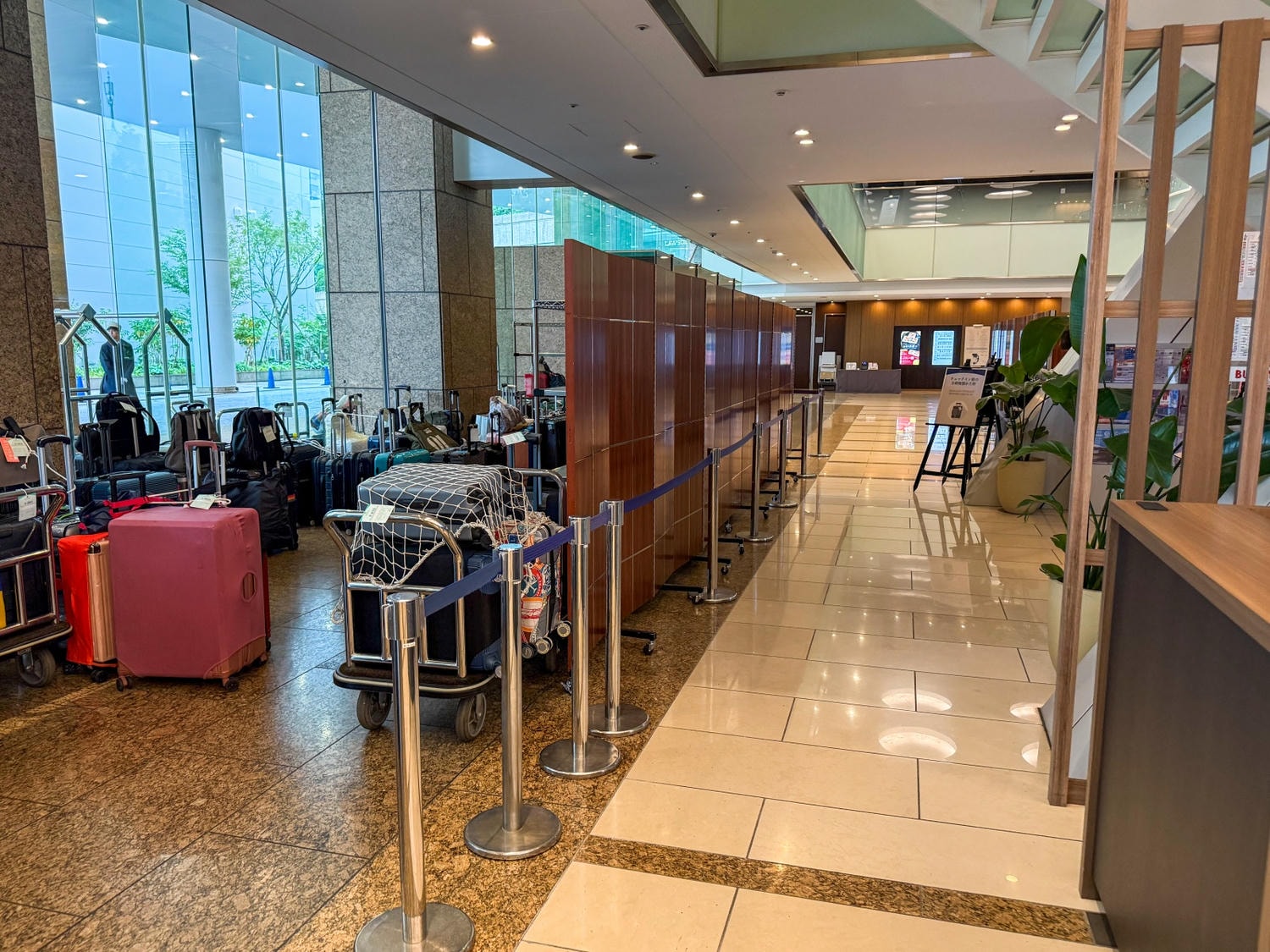 [東京住宿]東京巨蛋飯店 Tokyo Dome Hotel 東京巨蛋旁住宿推薦｜水道橋站步行10分鐘 三線轉乘交通方便｜東京巨蛋城就在隔壁 吃喝玩樂一次滿足｜飯店內超商＋附近唐吉訶德 機能超強