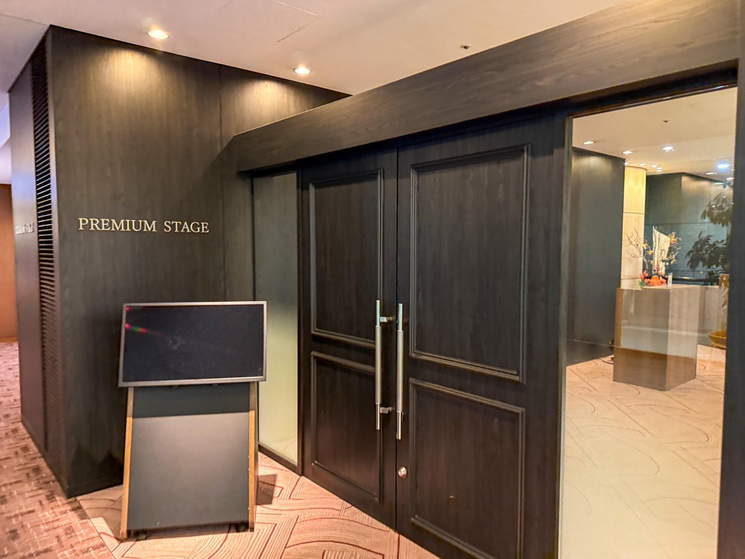 [東京住宿]東京巨蛋飯店 Tokyo Dome Hotel 東京巨蛋旁住宿推薦｜水道橋站步行10分鐘 三線轉乘交通方便｜東京巨蛋城就在隔壁 吃喝玩樂一次滿足｜飯店內超商＋附近唐吉訶德 機能超強
