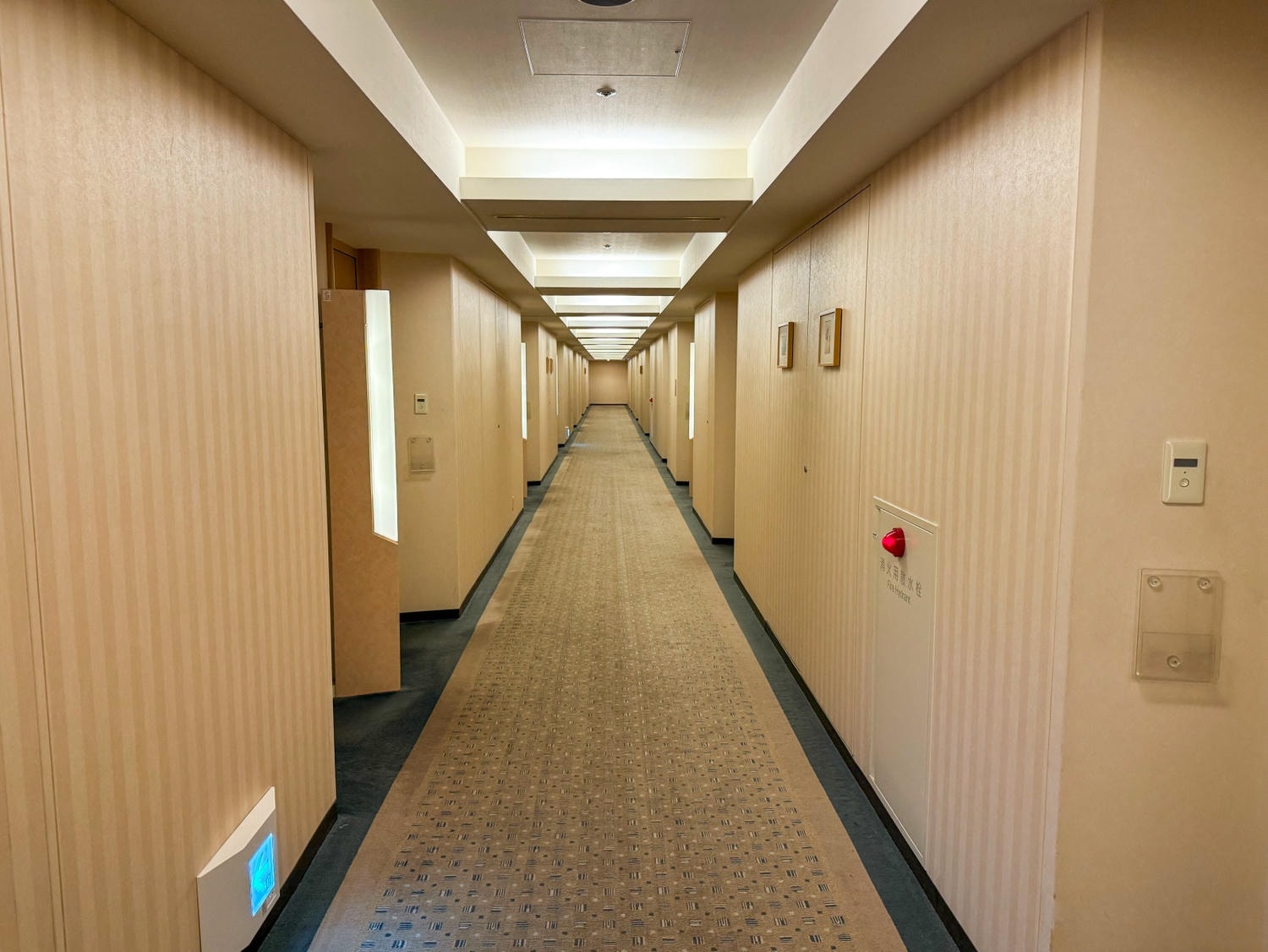 [東京住宿]東京巨蛋飯店 Tokyo Dome Hotel 東京巨蛋旁住宿推薦｜水道橋站步行10分鐘 三線轉乘交通方便｜東京巨蛋城就在隔壁 吃喝玩樂一次滿足｜飯店內超商＋附近唐吉訶德 機能超強