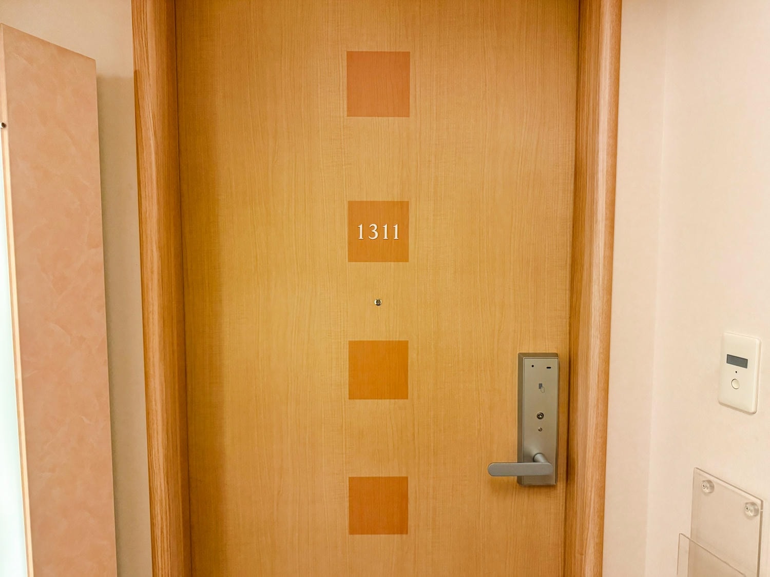 [東京住宿]東京巨蛋飯店 Tokyo Dome Hotel 東京巨蛋旁住宿推薦｜水道橋站步行10分鐘 三線轉乘交通方便｜東京巨蛋城就在隔壁 吃喝玩樂一次滿足｜飯店內超商＋附近唐吉訶德 機能超強