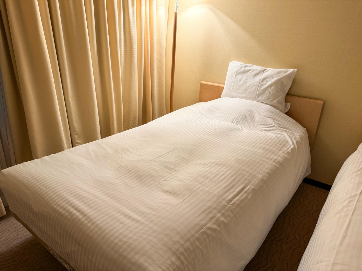 [東京住宿]東京巨蛋飯店 Tokyo Dome Hotel 東京巨蛋旁住宿推薦｜水道橋站步行10分鐘 三線轉乘交通方便｜東京巨蛋城就在隔壁 吃喝玩樂一次滿足｜飯店內超商＋附近唐吉訶德 機能超強