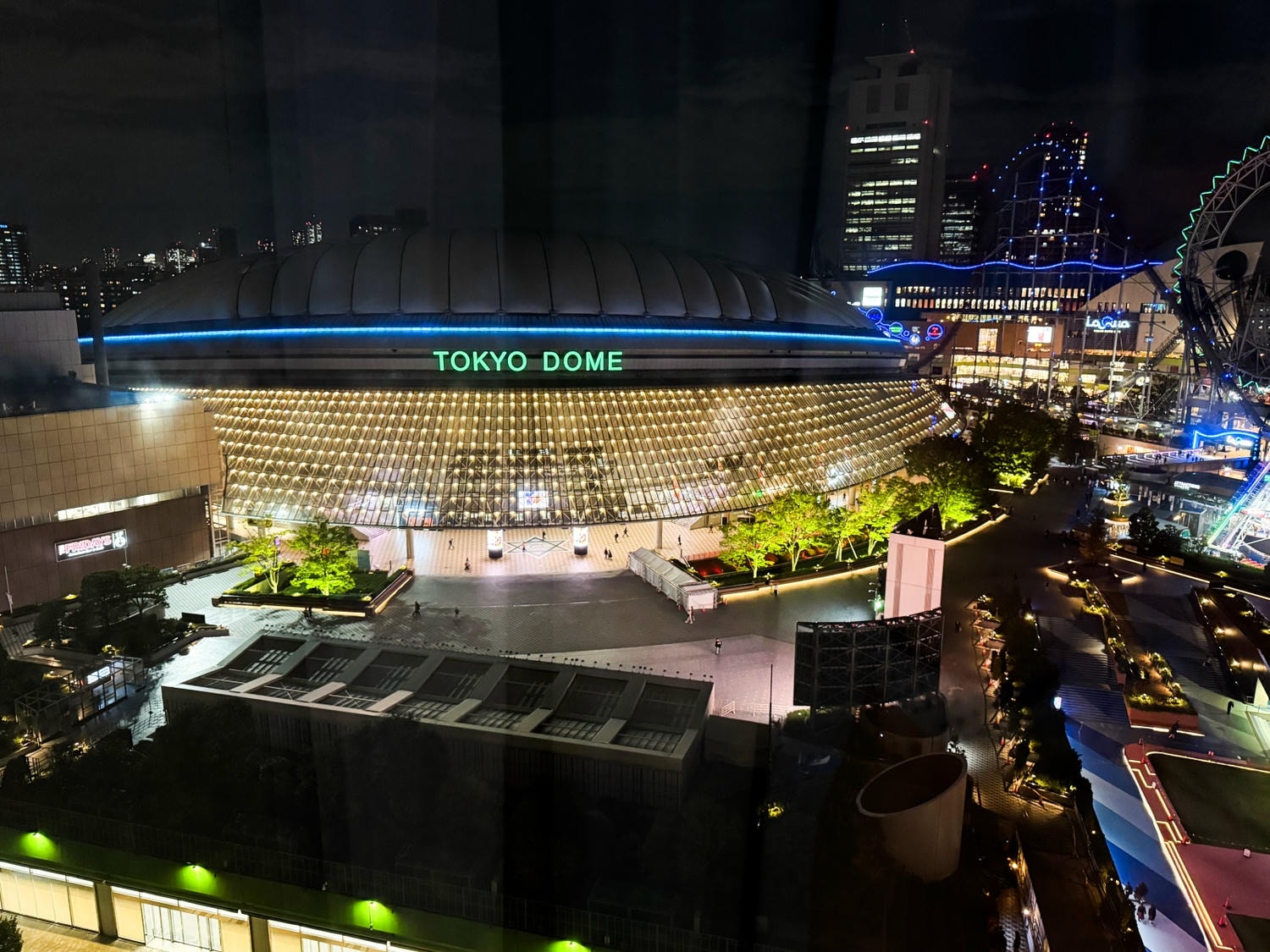 [東京住宿]東京巨蛋飯店 Tokyo Dome Hotel 東京巨蛋旁住宿推薦｜水道橋站步行10分鐘 三線轉乘交通方便｜東京巨蛋城就在隔壁 吃喝玩樂一次滿足｜飯店內超商＋附近唐吉訶德 機能超強