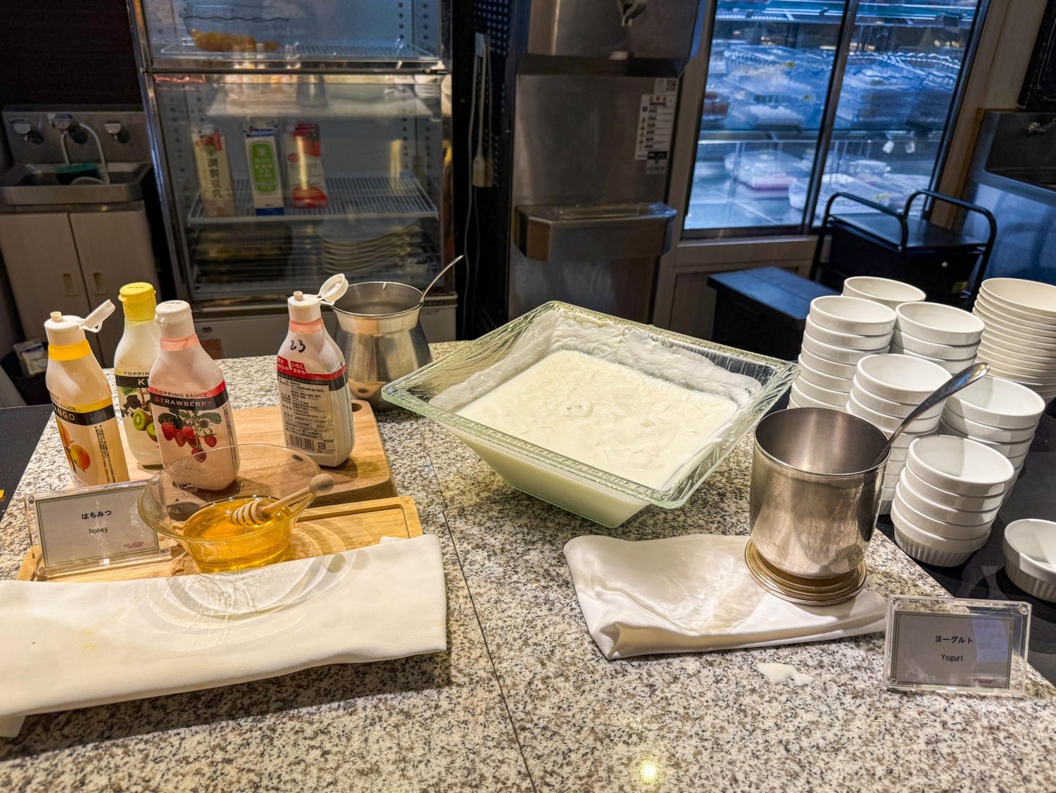 [東京住宿]東京巨蛋飯店 Tokyo Dome Hotel 東京巨蛋旁住宿推薦｜水道橋站步行10分鐘 三線轉乘交通方便｜東京巨蛋城就在隔壁 吃喝玩樂一次滿足｜飯店內超商＋附近唐吉訶德 機能超強