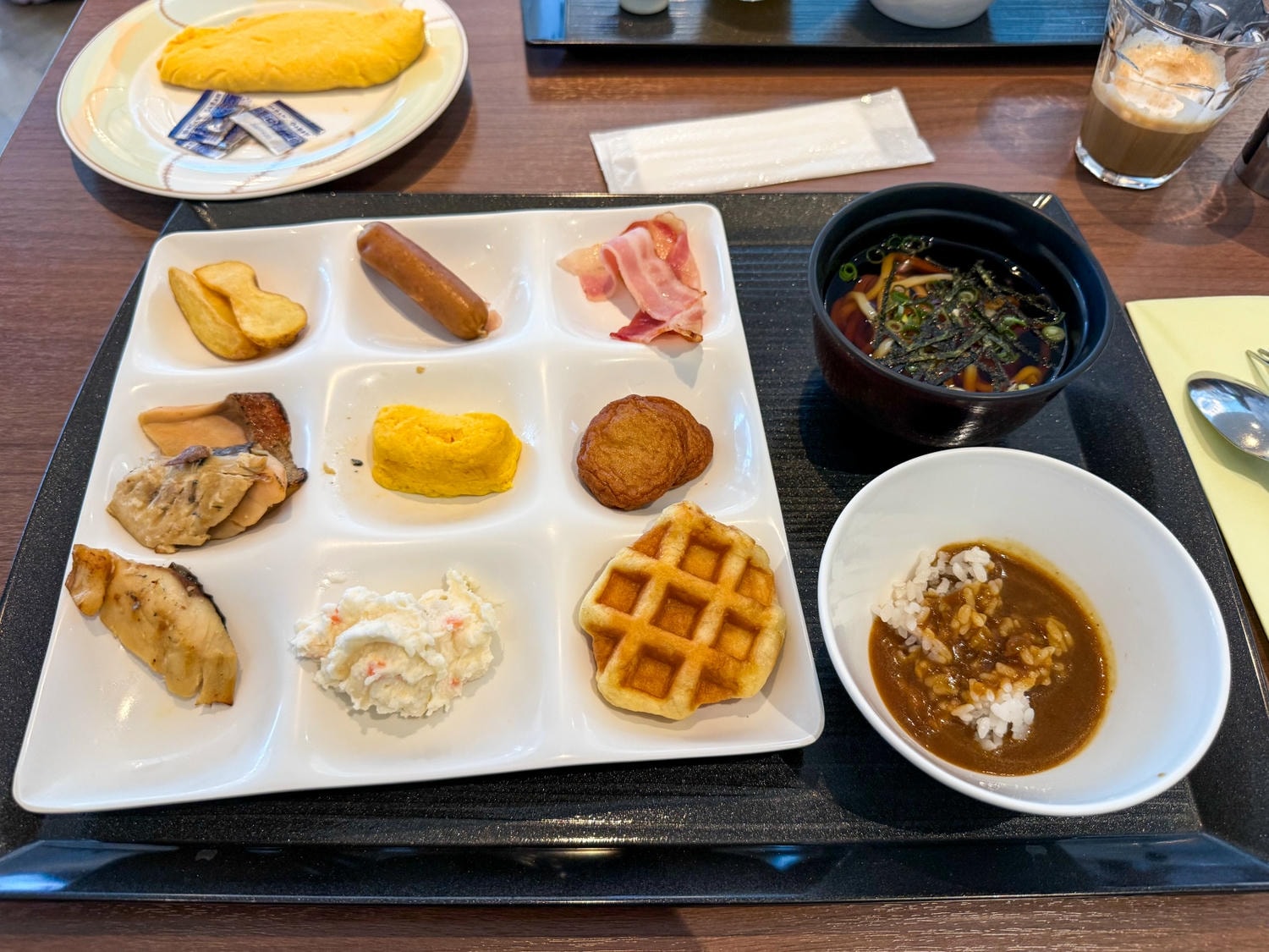[東京住宿]東京巨蛋飯店 Tokyo Dome Hotel 東京巨蛋旁住宿推薦｜水道橋站步行10分鐘 三線轉乘交通方便｜東京巨蛋城就在隔壁 吃喝玩樂一次滿足｜飯店內超商＋附近唐吉訶德 機能超強