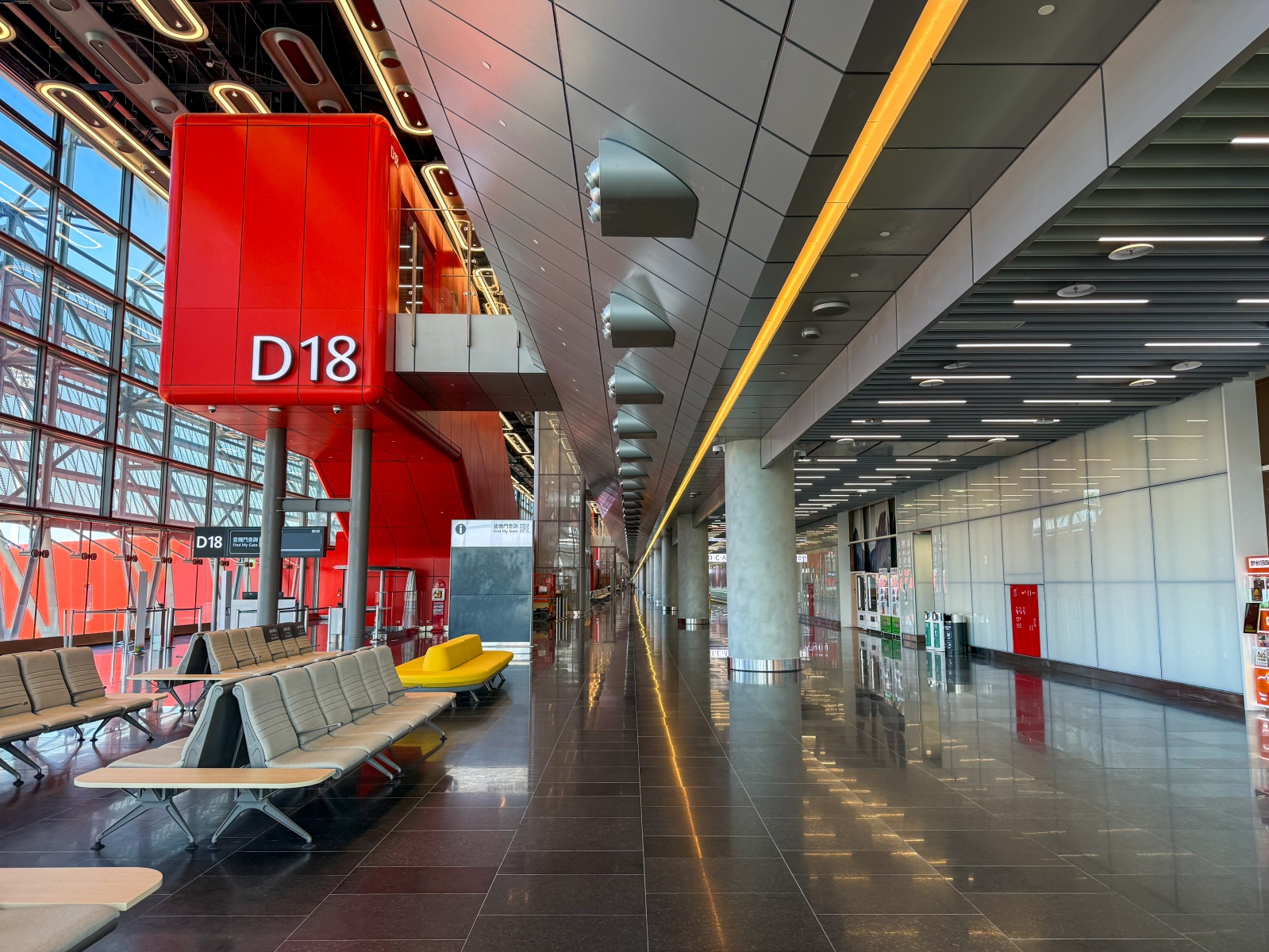 [桃園機場]桃園機場第三航廈北側廊廳正式啟用完整攻略 D11–D18登機門體驗全新登機感受｜新增咖啡據點 星巴克×興波一次到齊｜免費按摩椅＋大量插座好貼心｜第三航廈開箱心得