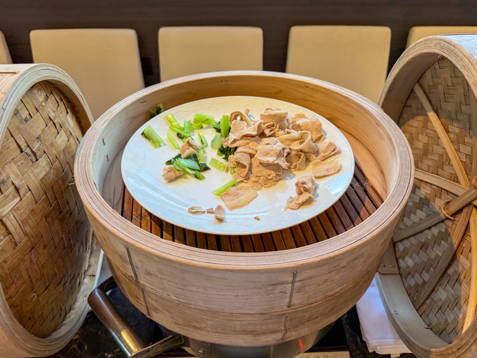 [盛岡住宿]盛岡大都會飯店 Hotel Metropolitan Morioka｜車站連通百貨 交通生活機能超方便｜樓下有超商 附近就是盛岡冷麵名店｜早餐精緻豐富 份量剛好吃得飽