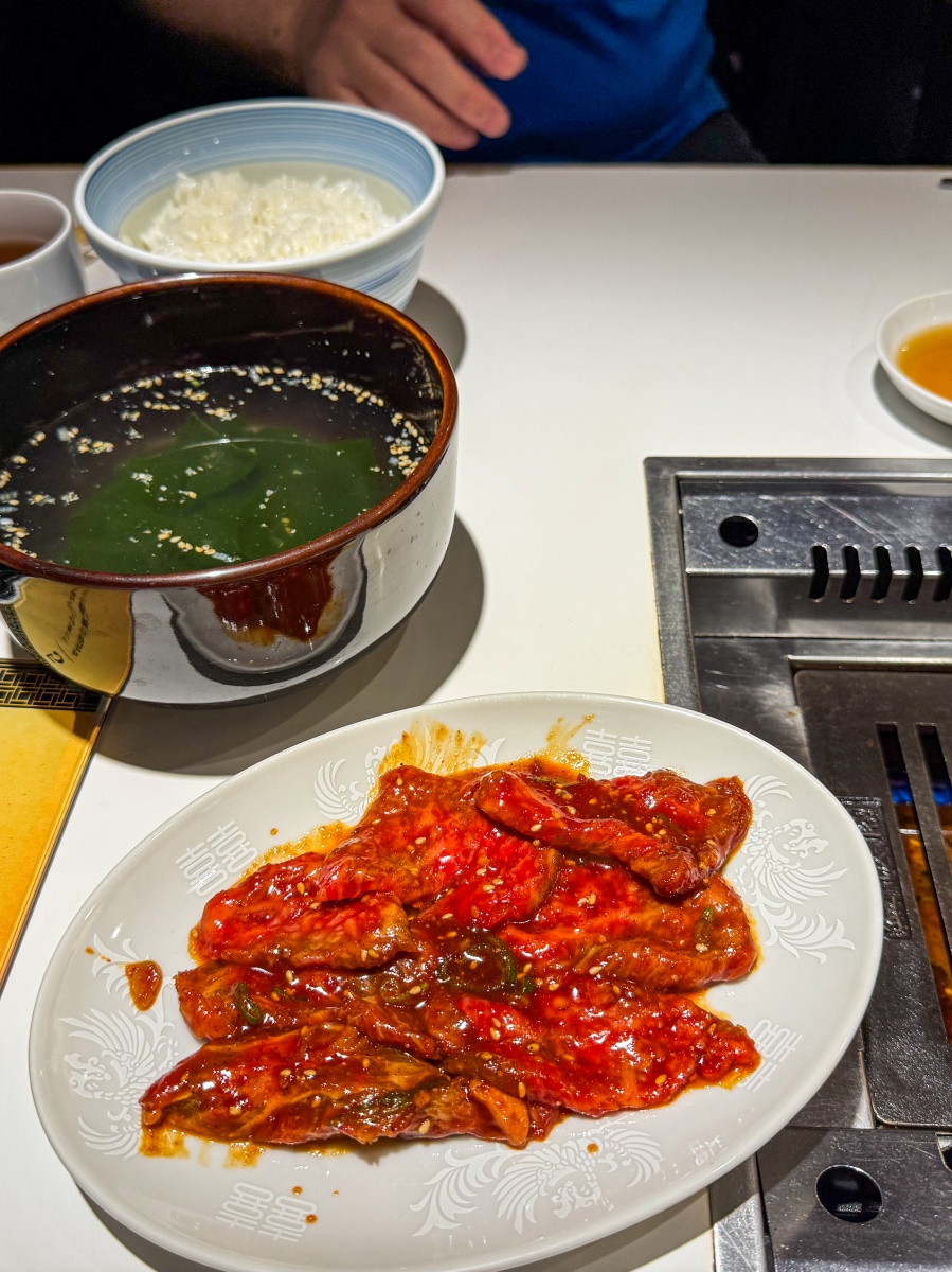 [日本岩手]盛樓閣 Seirokaku 盛岡冷麵｜東北三大麵 Q彈爽口 水梨西瓜配料超有特色｜韓式燒肉×日式風味超搭｜盛岡車站對面的人氣排隊名店