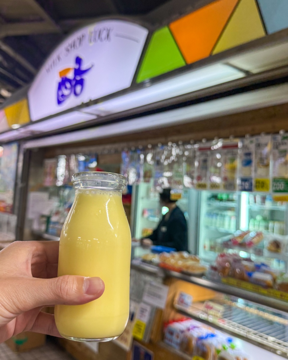 [日本東京]秋葉原站內限定「酪」牛奶MILK SHOP LUCK｜多口味日本牛乳現點現飲｜等車轉車順手來一瓶 冰涼順口超清爽