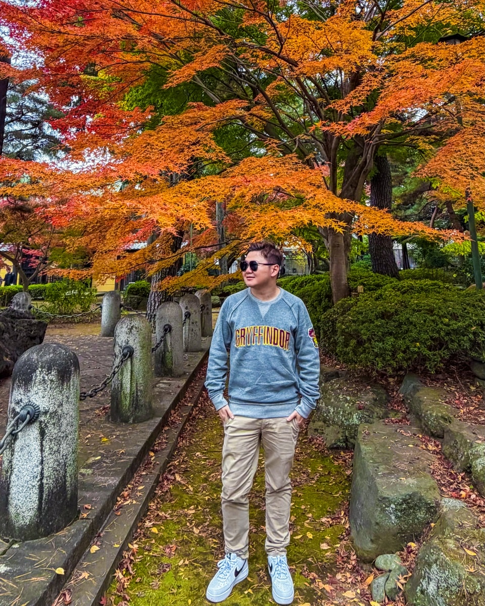 [日本東京]豪德寺 Gotokuji 招福貓神社 貓奴必收口袋名單｜11月意外遇見超美楓紅 神社氛圍超好拍｜招福貓打卡點密集到爆 拍好拍滿停不下來｜御守御朱印＋招福貓周邊伴手禮一次買齊