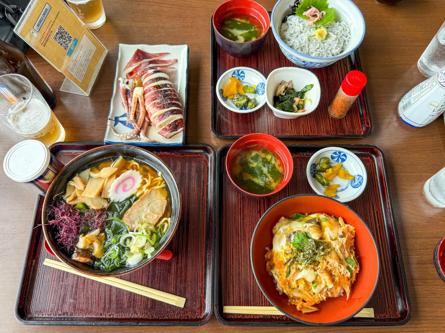 [日本神奈川]魚見亭 江之島海景海鮮名店｜生吻仔魚丼（生しらす丼）超特別必點｜露台海景＋榻榻米座位 日式氛圍任君挑選｜熱食清爽都好選 記得提早到容易客滿
