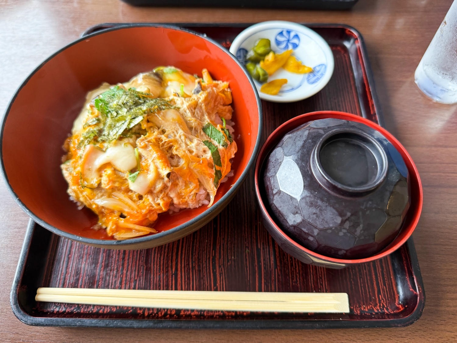 [日本神奈川]魚見亭 江之島海景海鮮名店｜生吻仔魚丼（生しらす丼）超特別必點｜露台海景＋榻榻米座位 日式氛圍任君挑選｜熱食清爽都好選 記得提早到容易客滿