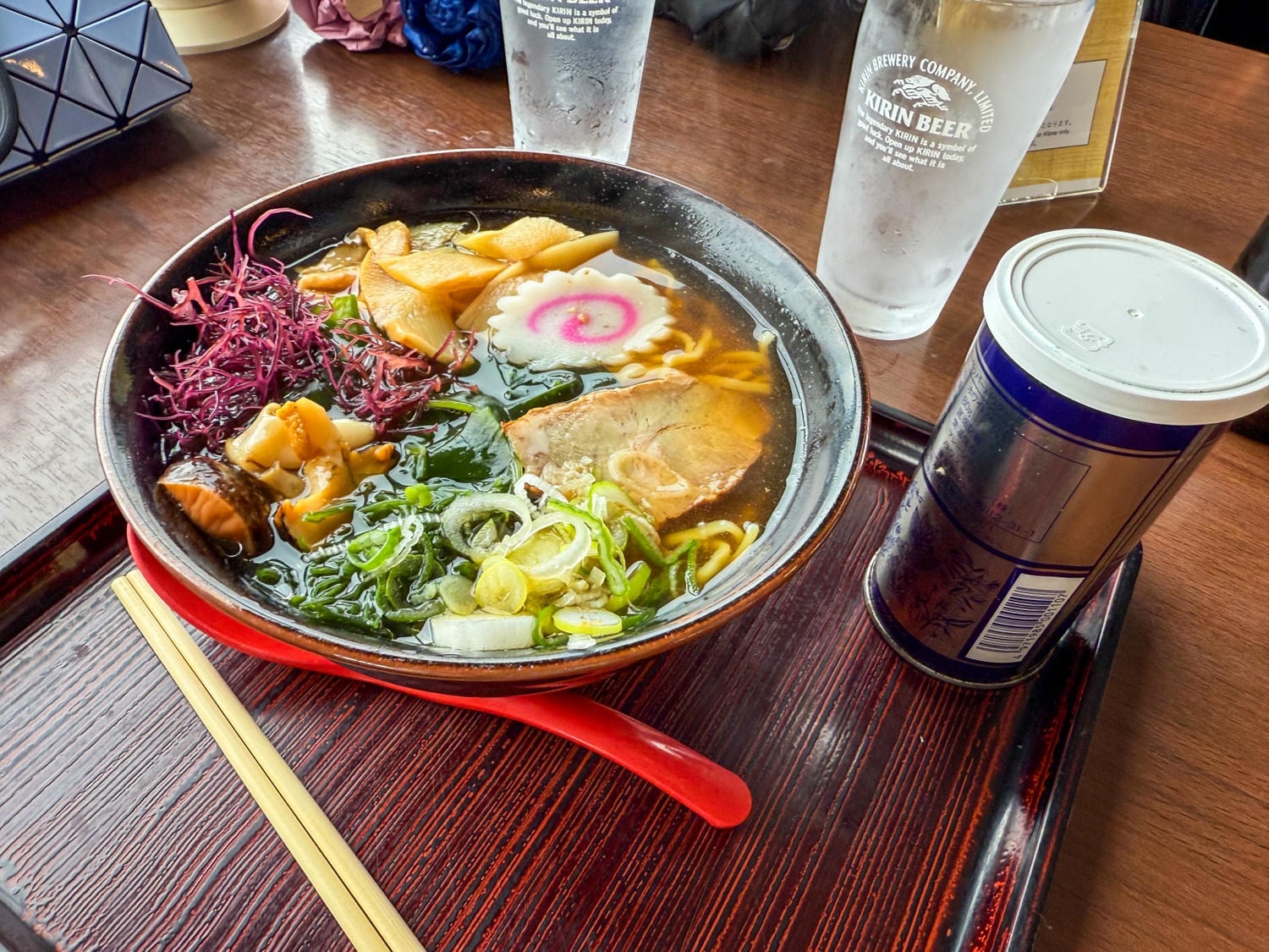 [日本神奈川]魚見亭 江之島海景海鮮名店｜生吻仔魚丼（生しらす丼）超特別必點｜露台海景＋榻榻米座位 日式氛圍任君挑選｜熱食清爽都好選 記得提早到容易客滿