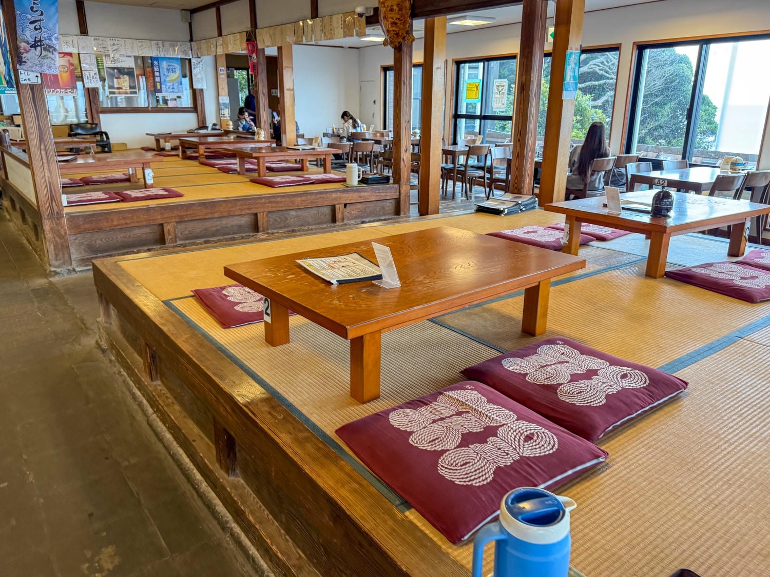 [日本神奈川]魚見亭 江之島海景海鮮名店｜生吻仔魚丼（生しらす丼）超特別必點｜露台海景＋榻榻米座位 日式氛圍任君挑選｜熱食清爽都好選 記得提早到容易客滿