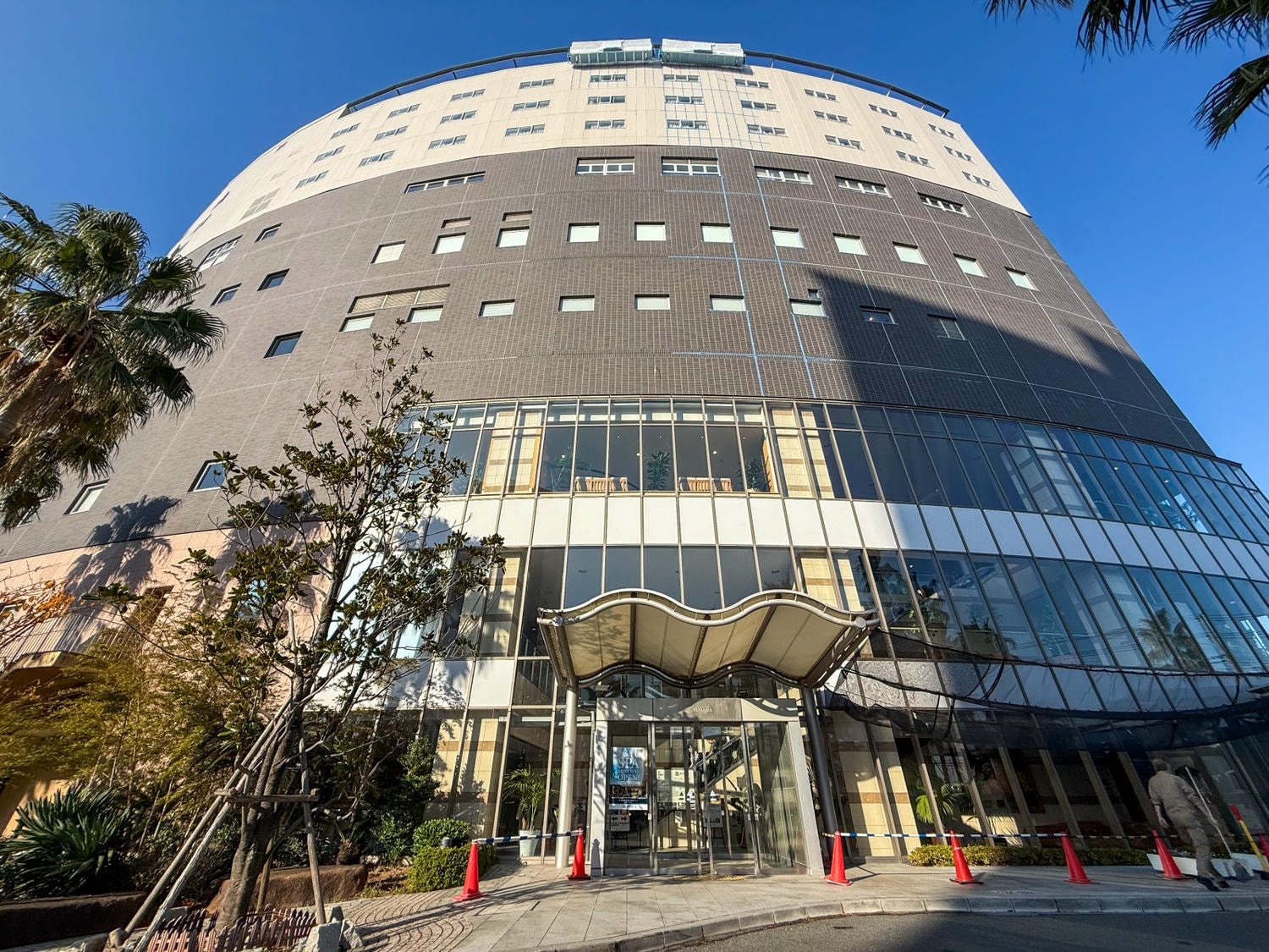 [日本千葉]SPA&HOTEL EURASIA MAIHAMA 東京灣舞濱歐亞飯店｜東京迪士尼周邊溫泉飯店 接駁車往返迪士尼超方便｜備品超齊全 多種乳液保養品可自取很加分｜早餐不錯吃 還能看迪士尼海洋火山