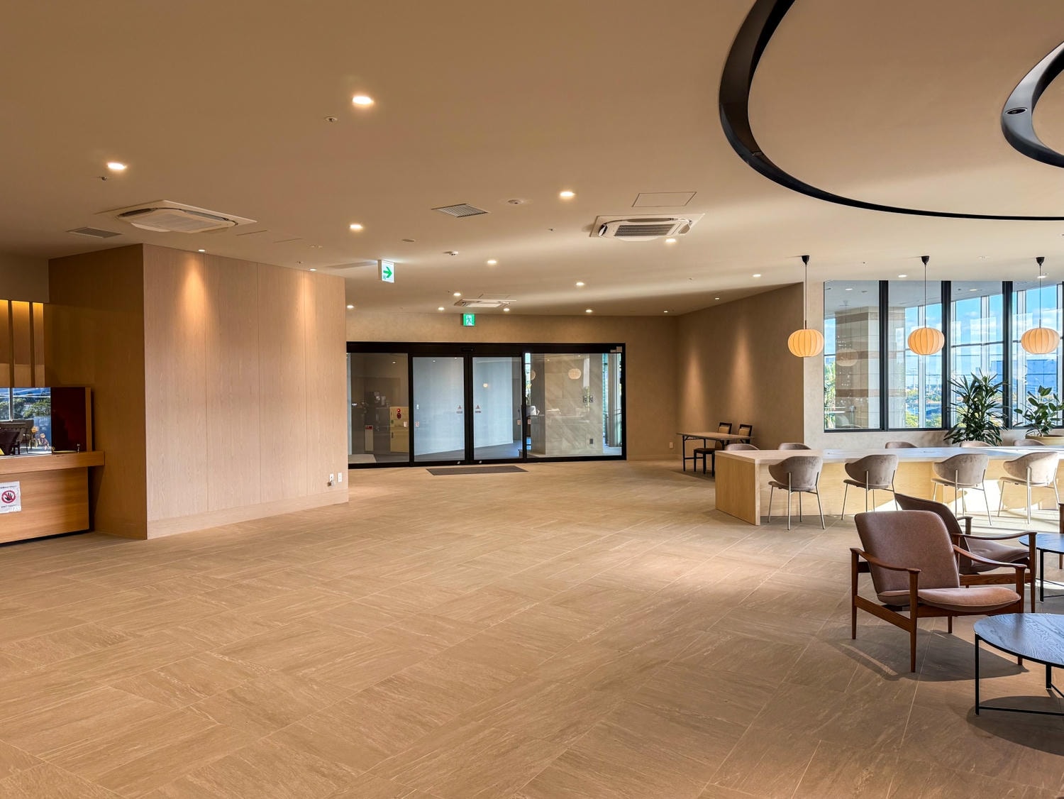 [日本千葉]SPA&HOTEL EURASIA MAIHAMA 東京灣舞濱歐亞飯店｜東京迪士尼周邊溫泉飯店 接駁車往返迪士尼超方便｜備品超齊全 多種乳液保養品可自取很加分｜早餐不錯吃 還能看迪士尼海洋火山