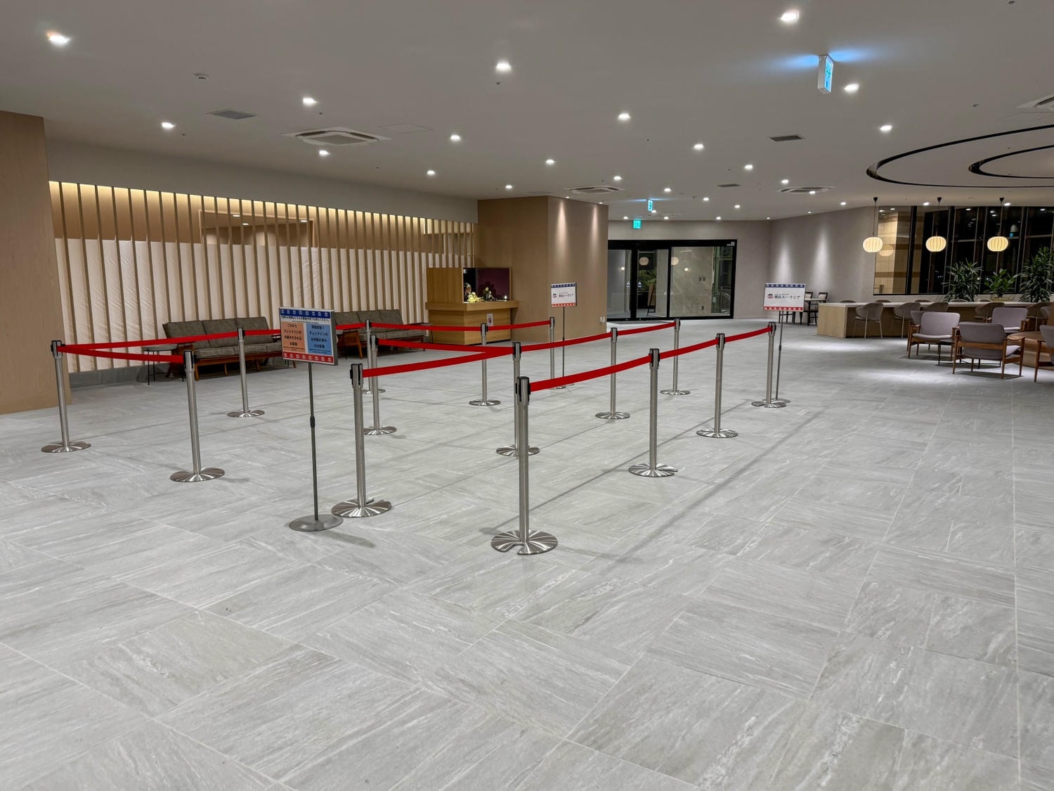 [日本千葉]SPA&HOTEL EURASIA MAIHAMA 東京灣舞濱歐亞飯店｜東京迪士尼周邊溫泉飯店 接駁車往返迪士尼超方便｜備品超齊全 多種乳液保養品可自取很加分｜早餐不錯吃 還能看迪士尼海洋火山