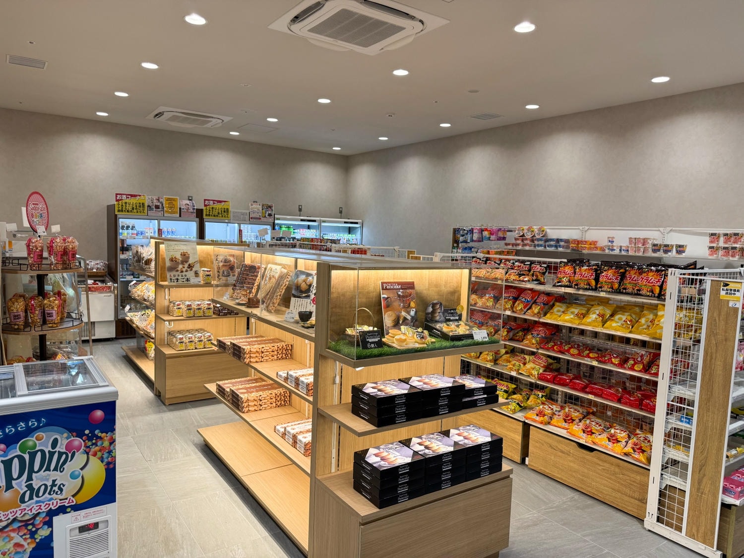 [日本千葉]SPA&HOTEL EURASIA MAIHAMA 東京灣舞濱歐亞飯店｜東京迪士尼周邊溫泉飯店 接駁車往返迪士尼超方便｜備品超齊全 多種乳液保養品可自取很加分｜早餐不錯吃 還能看迪士尼海洋火山