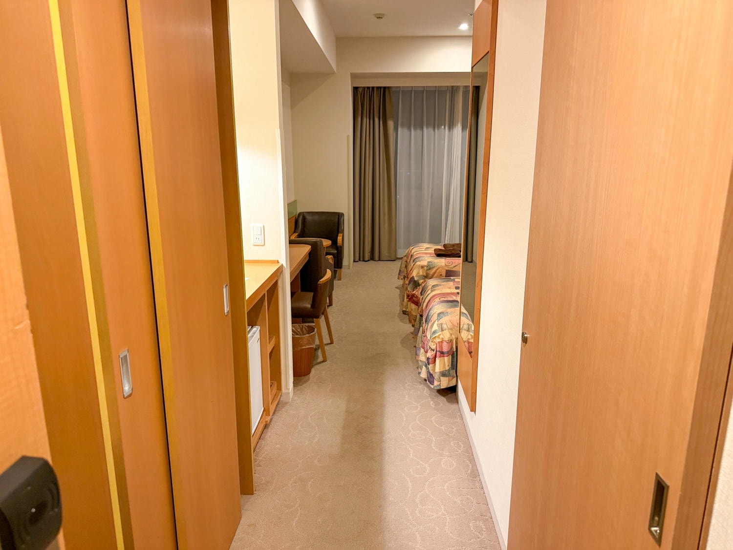 [日本千葉]SPA&HOTEL EURASIA MAIHAMA 東京灣舞濱歐亞飯店｜東京迪士尼周邊溫泉飯店 接駁車往返迪士尼超方便｜備品超齊全 多種乳液保養品可自取很加分｜早餐不錯吃 還能看迪士尼海洋火山