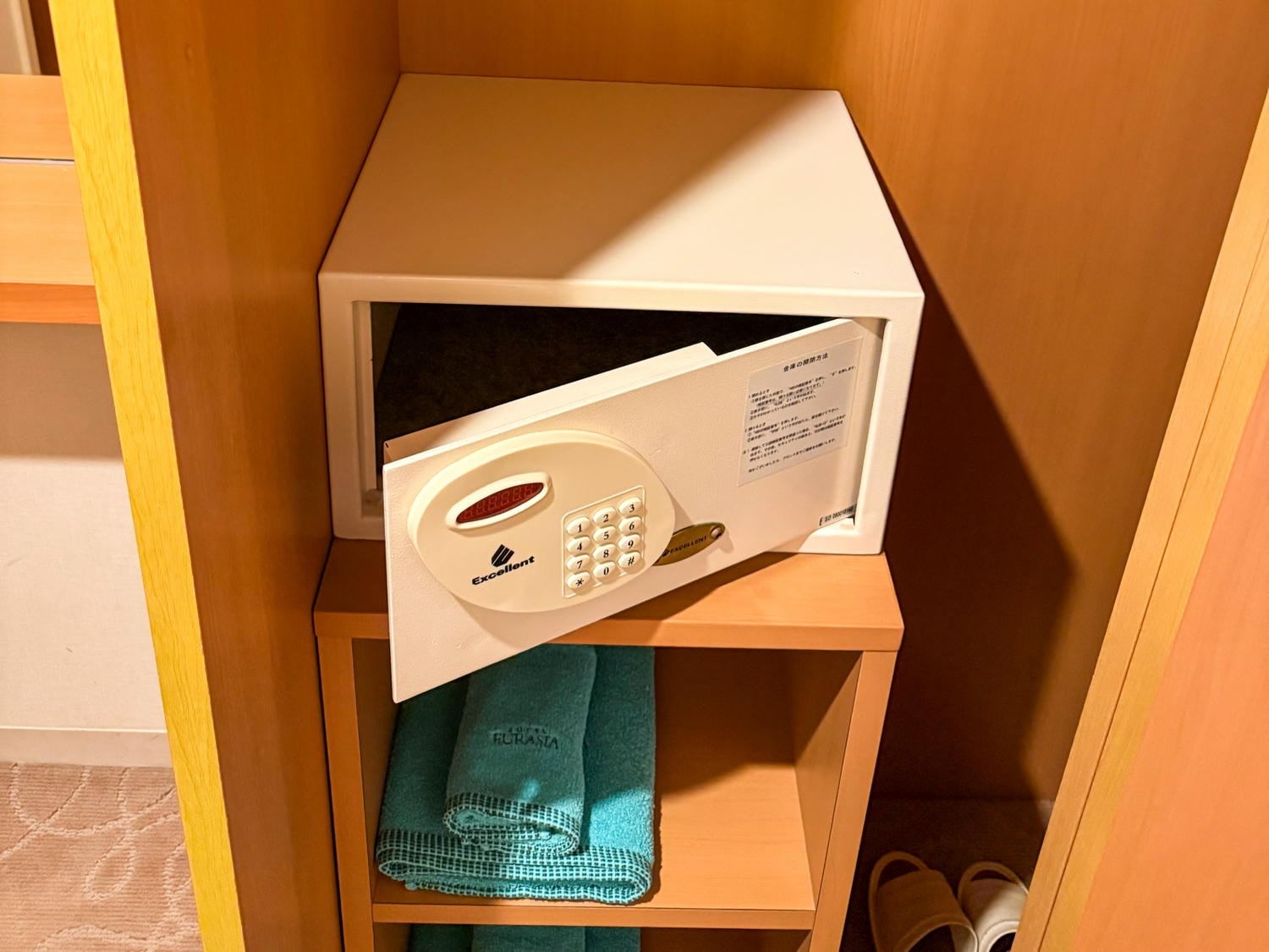 [日本千葉]SPA&HOTEL EURASIA MAIHAMA 東京灣舞濱歐亞飯店｜東京迪士尼周邊溫泉飯店 接駁車往返迪士尼超方便｜備品超齊全 多種乳液保養品可自取很加分｜早餐不錯吃 還能看迪士尼海洋火山
