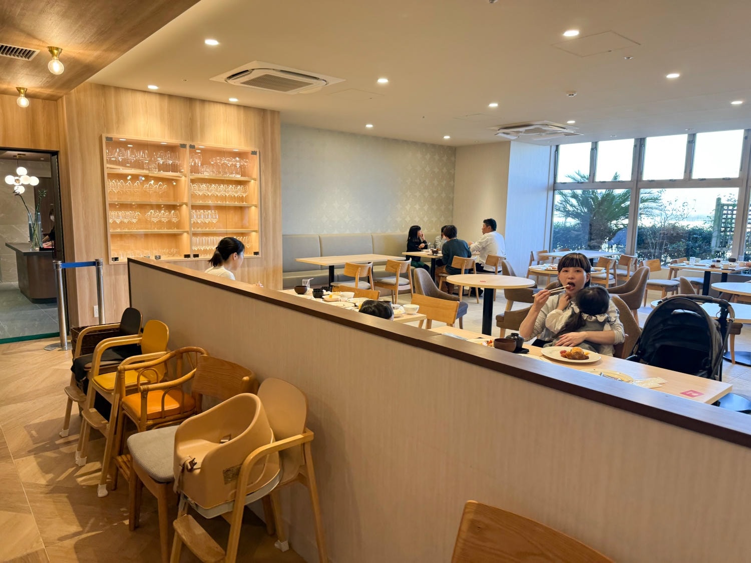 [日本千葉]SPA&HOTEL EURASIA MAIHAMA 東京灣舞濱歐亞飯店｜東京迪士尼周邊溫泉飯店 接駁車往返迪士尼超方便｜備品超齊全 多種乳液保養品可自取很加分｜早餐不錯吃 還能看迪士尼海洋火山