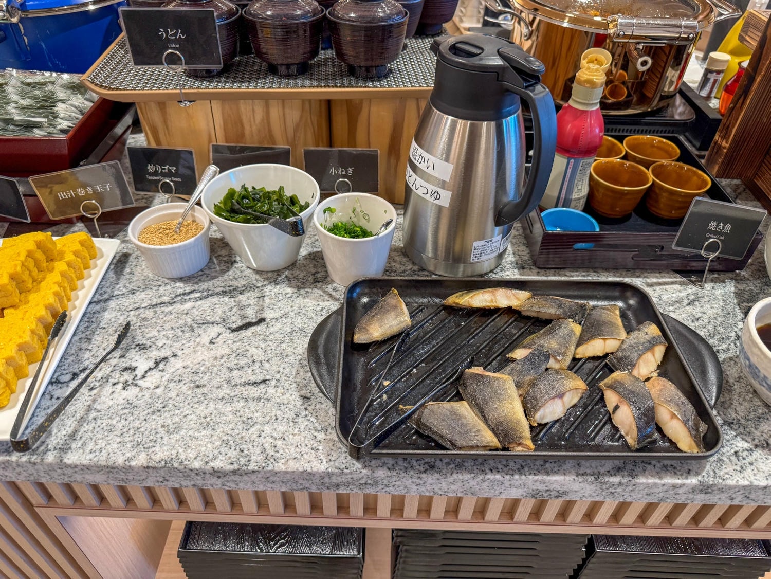 [日本千葉]SPA&HOTEL EURASIA MAIHAMA 東京灣舞濱歐亞飯店｜東京迪士尼周邊溫泉飯店 接駁車往返迪士尼超方便｜備品超齊全 多種乳液保養品可自取很加分｜早餐不錯吃 還能看迪士尼海洋火山