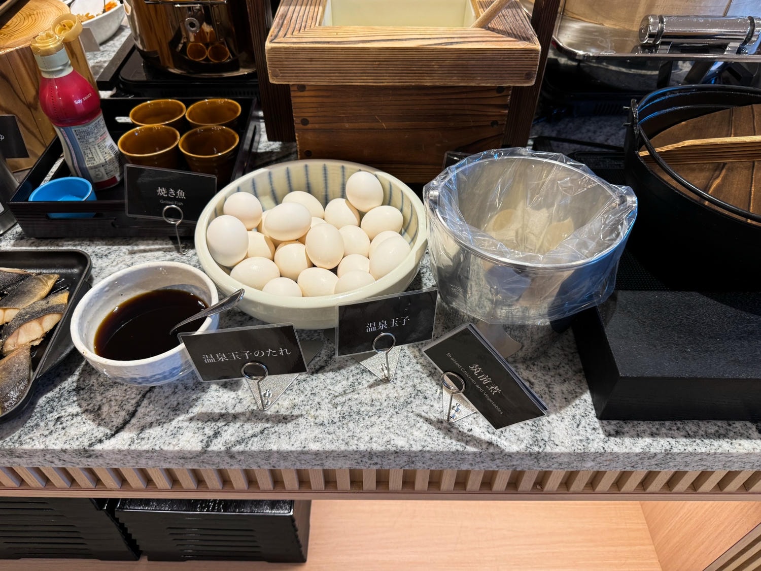 [日本千葉]SPA&HOTEL EURASIA MAIHAMA 東京灣舞濱歐亞飯店｜東京迪士尼周邊溫泉飯店 接駁車往返迪士尼超方便｜備品超齊全 多種乳液保養品可自取很加分｜早餐不錯吃 還能看迪士尼海洋火山